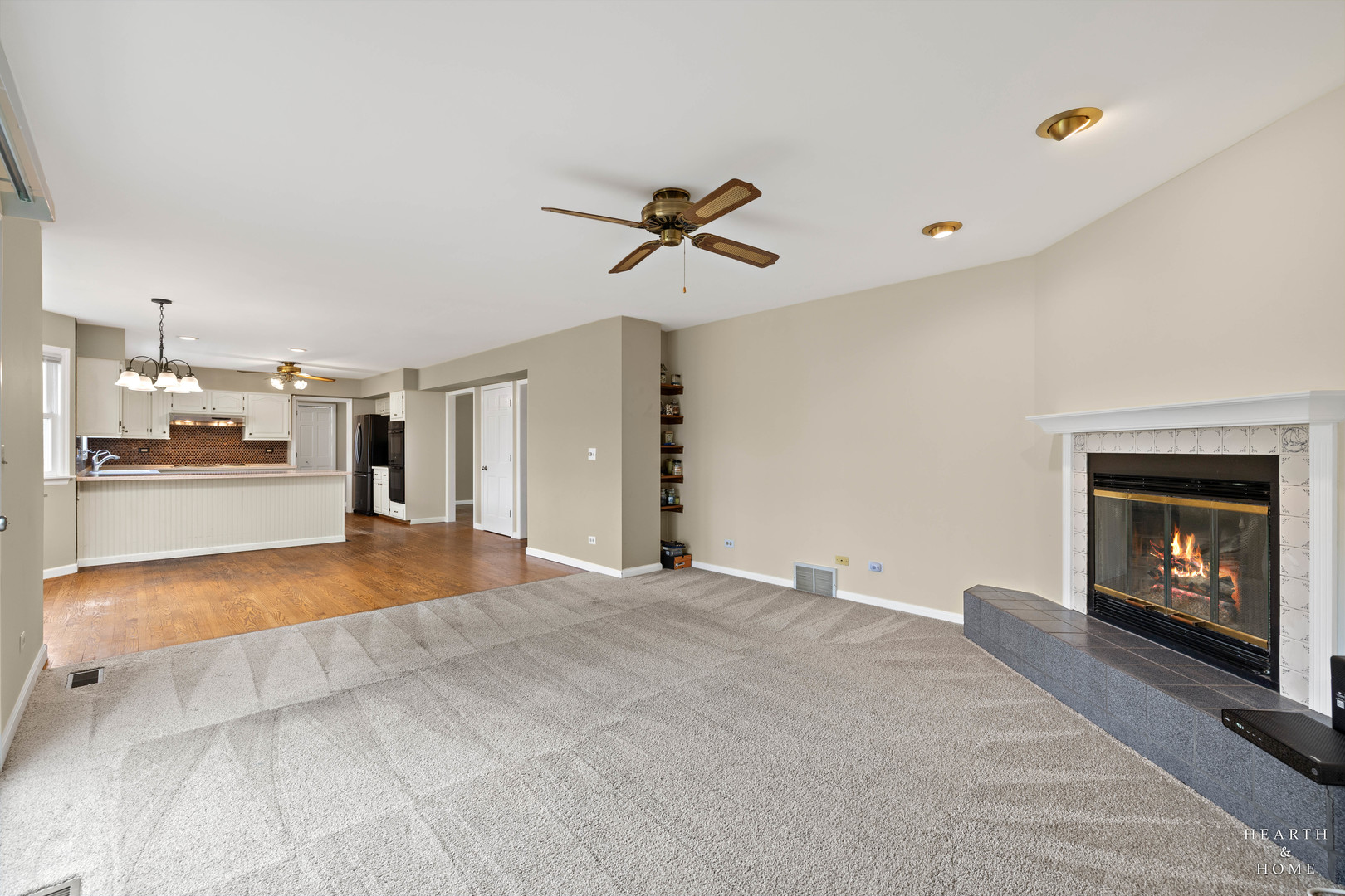 544 S Prairie Street, Cary, IL 60013