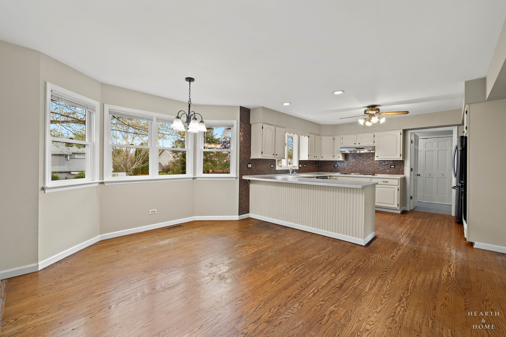 544 S Prairie Street, Cary, IL 60013