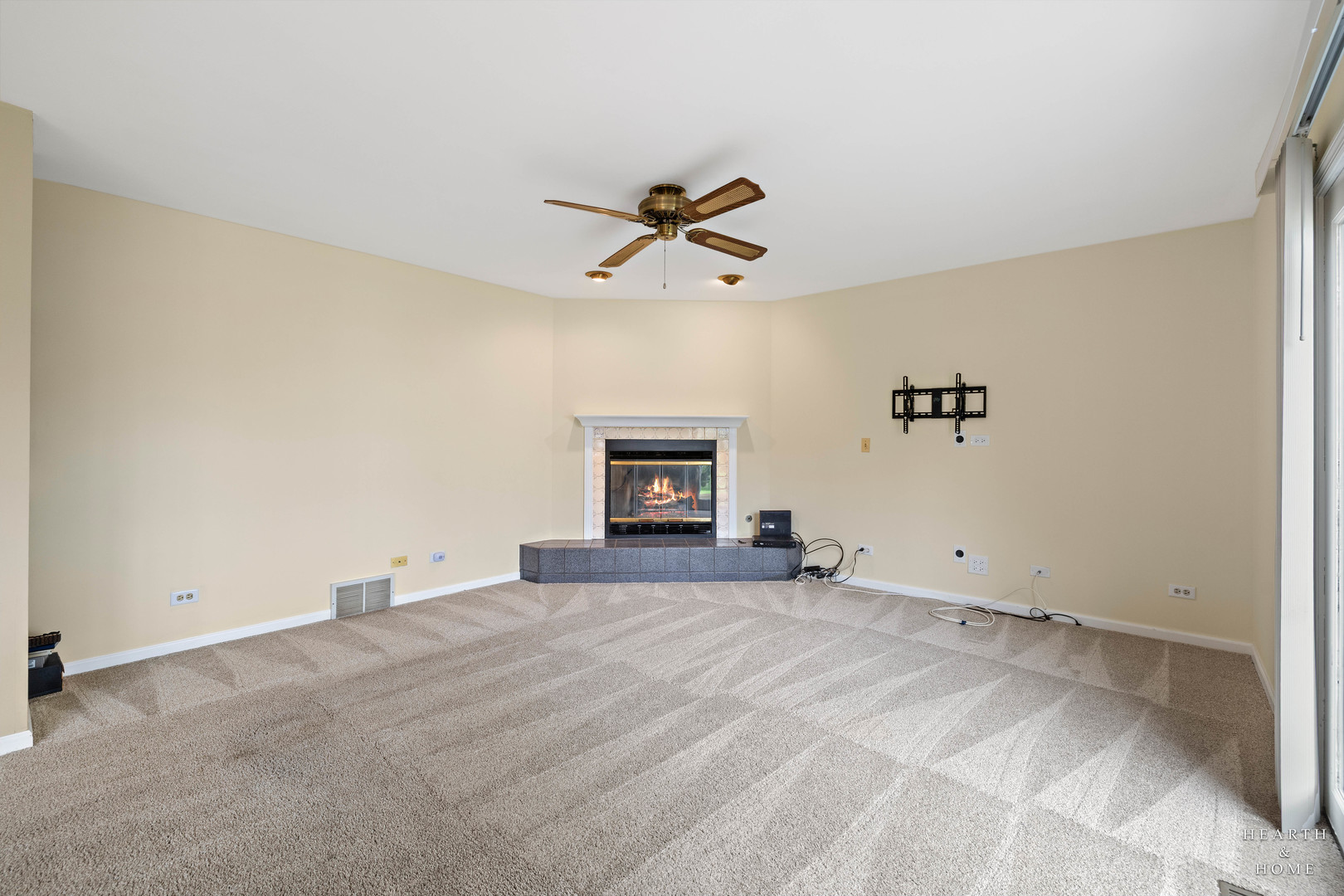 544 S Prairie Street, Cary, IL 60013