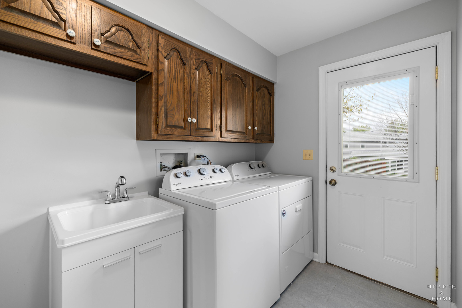 544 S Prairie Street, Cary, IL 60013