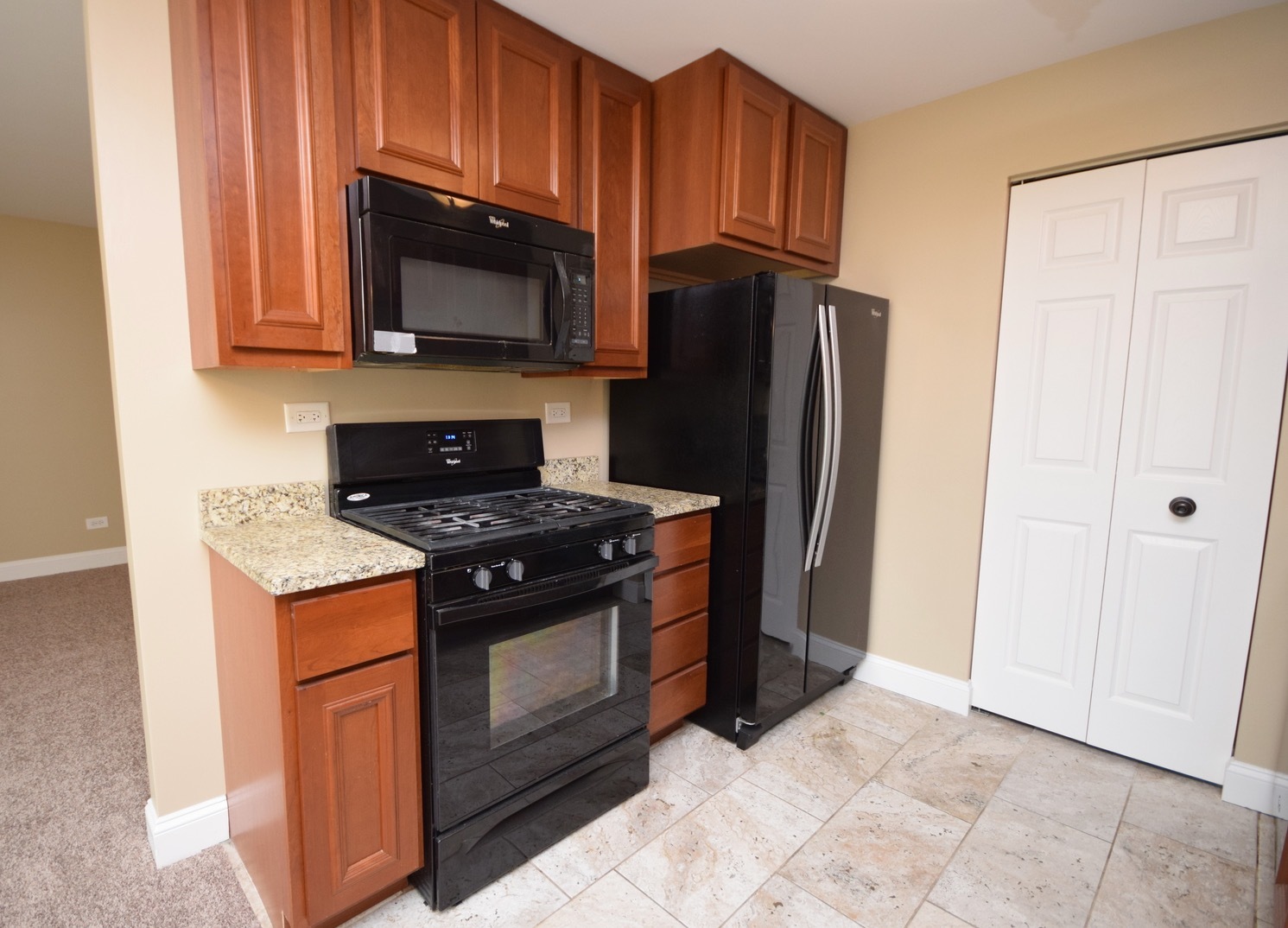 360 NEWPORT Lane #C1, Bartlett, IL 60103