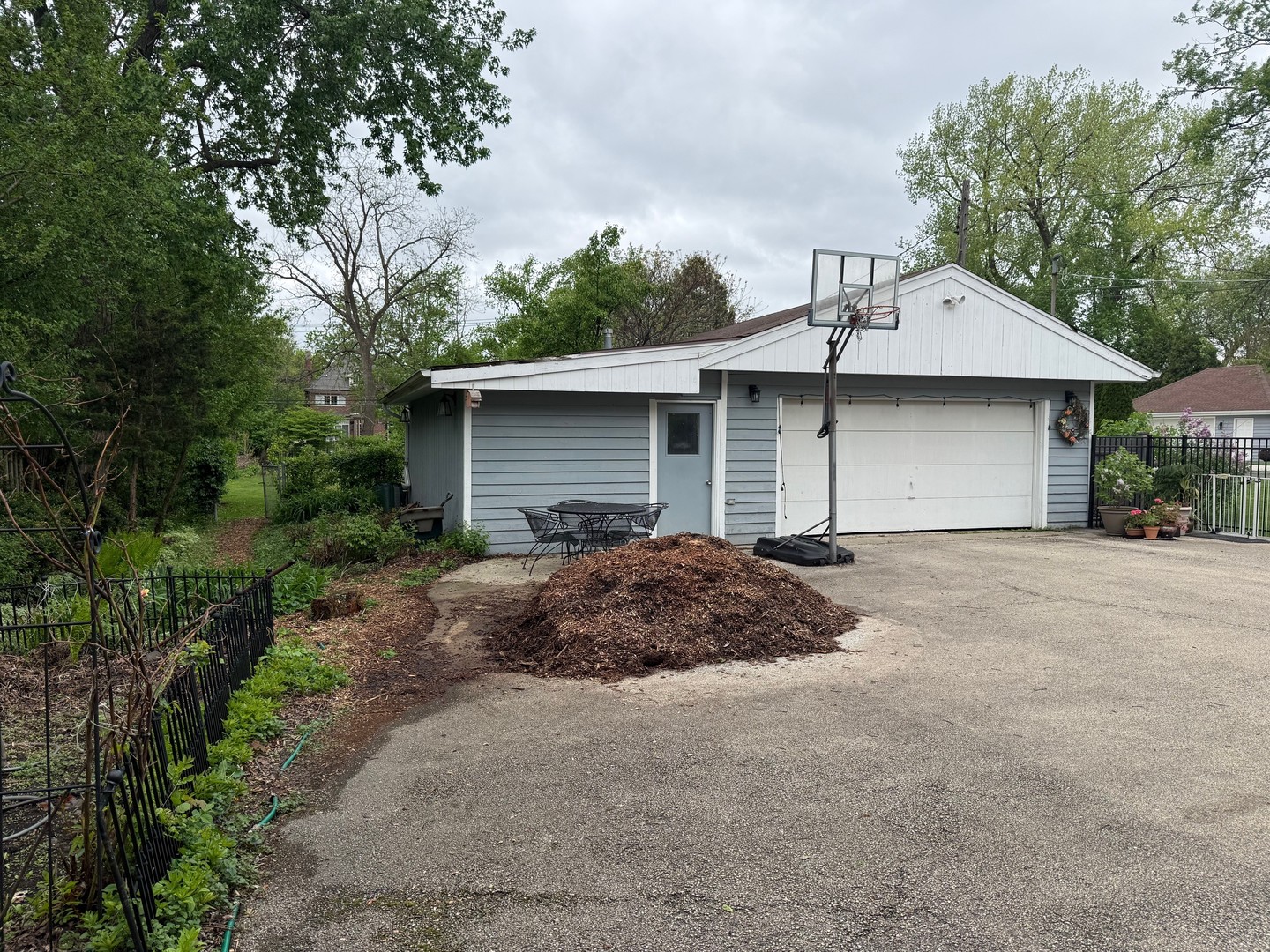 5612 S County Line Road, Hinsdale, IL 60521