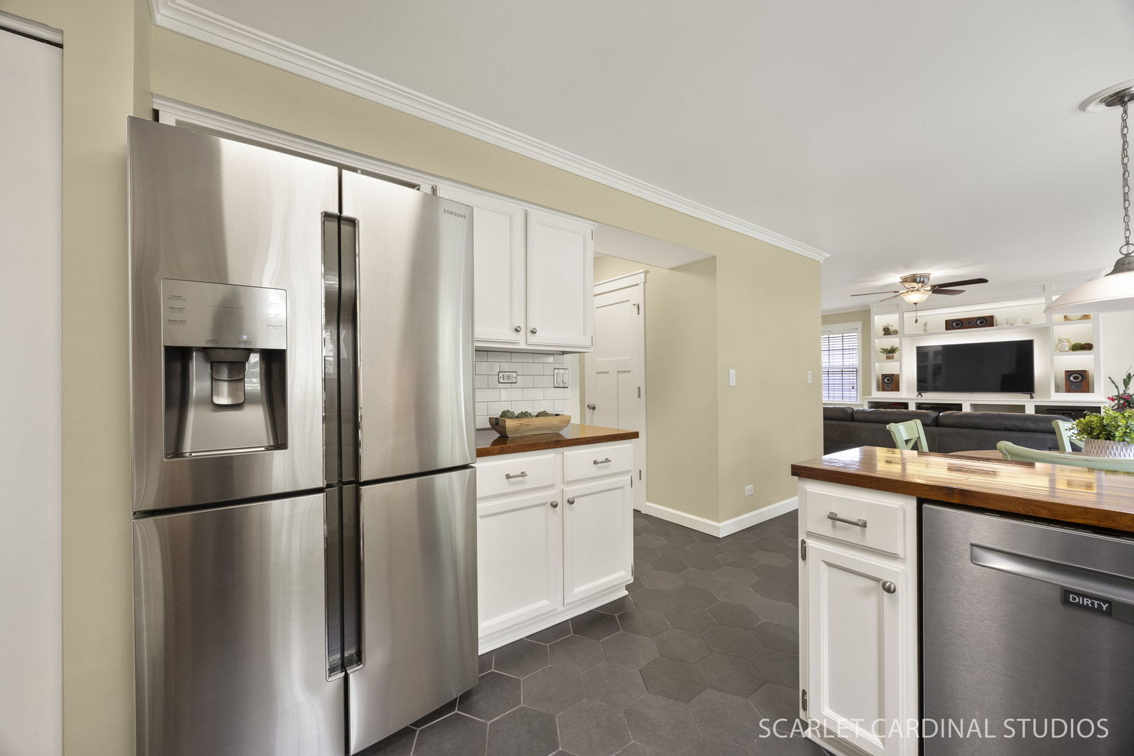 103 Forestview Lane, Aurora, IL 60502