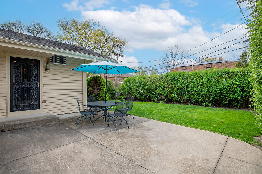 112 S Delphia Avenue, Park Ridge, IL 60068