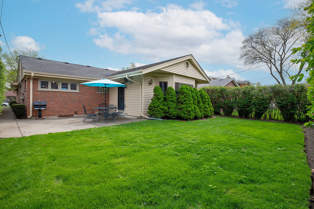 112 S Delphia Avenue, Park Ridge, IL 60068