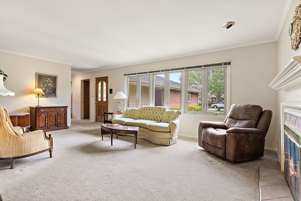 112 S Delphia Avenue, Park Ridge, IL 60068
