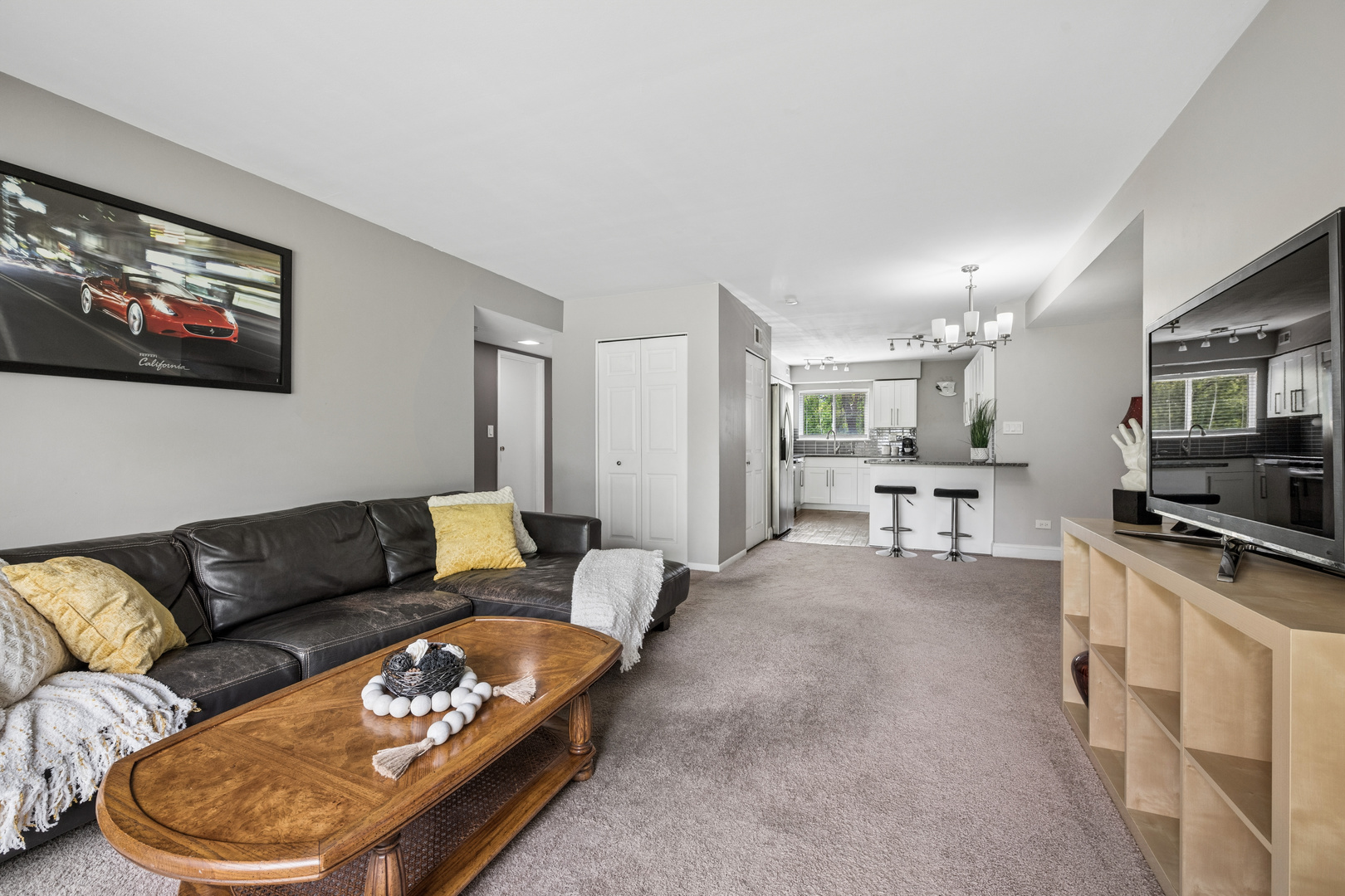 9352 Bay Colony Drive #1E, Des Plaines, IL 60016