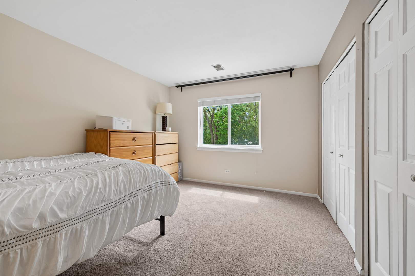 9352 Bay Colony Drive #1E, Des Plaines, IL 60016