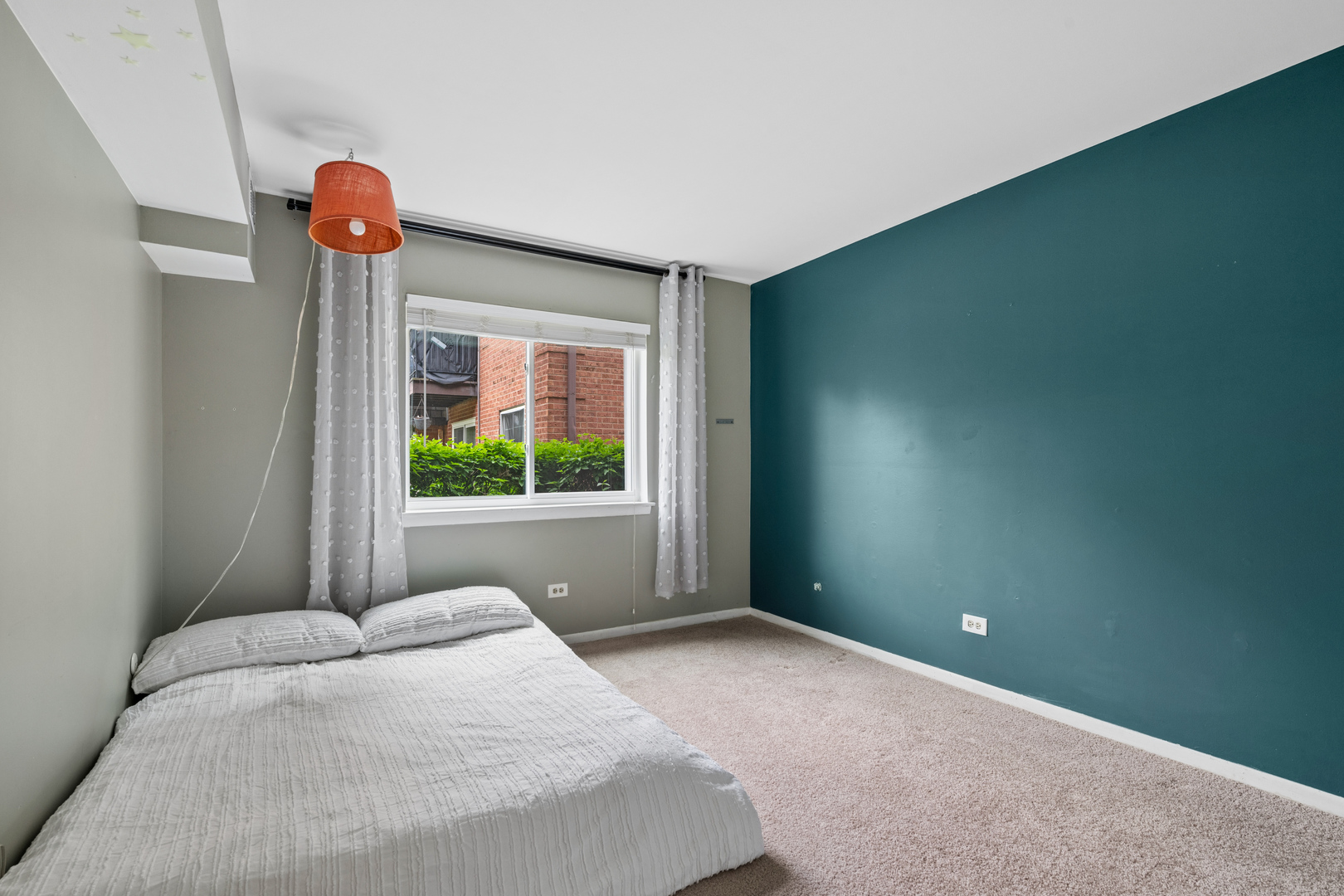 9352 Bay Colony Drive #1E, Des Plaines, IL 60016