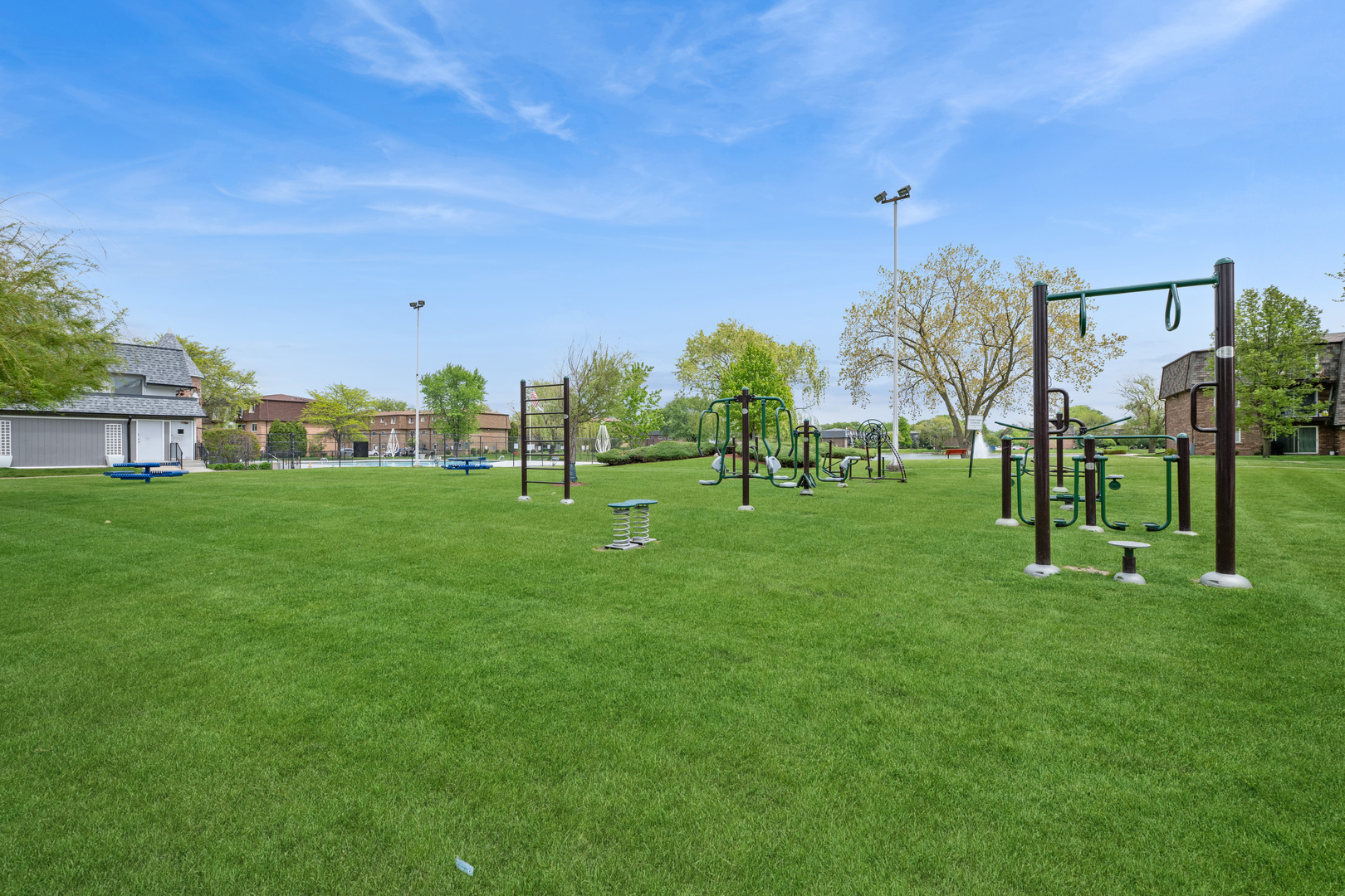 9352 Bay Colony Drive #1E, Des Plaines, IL 60016