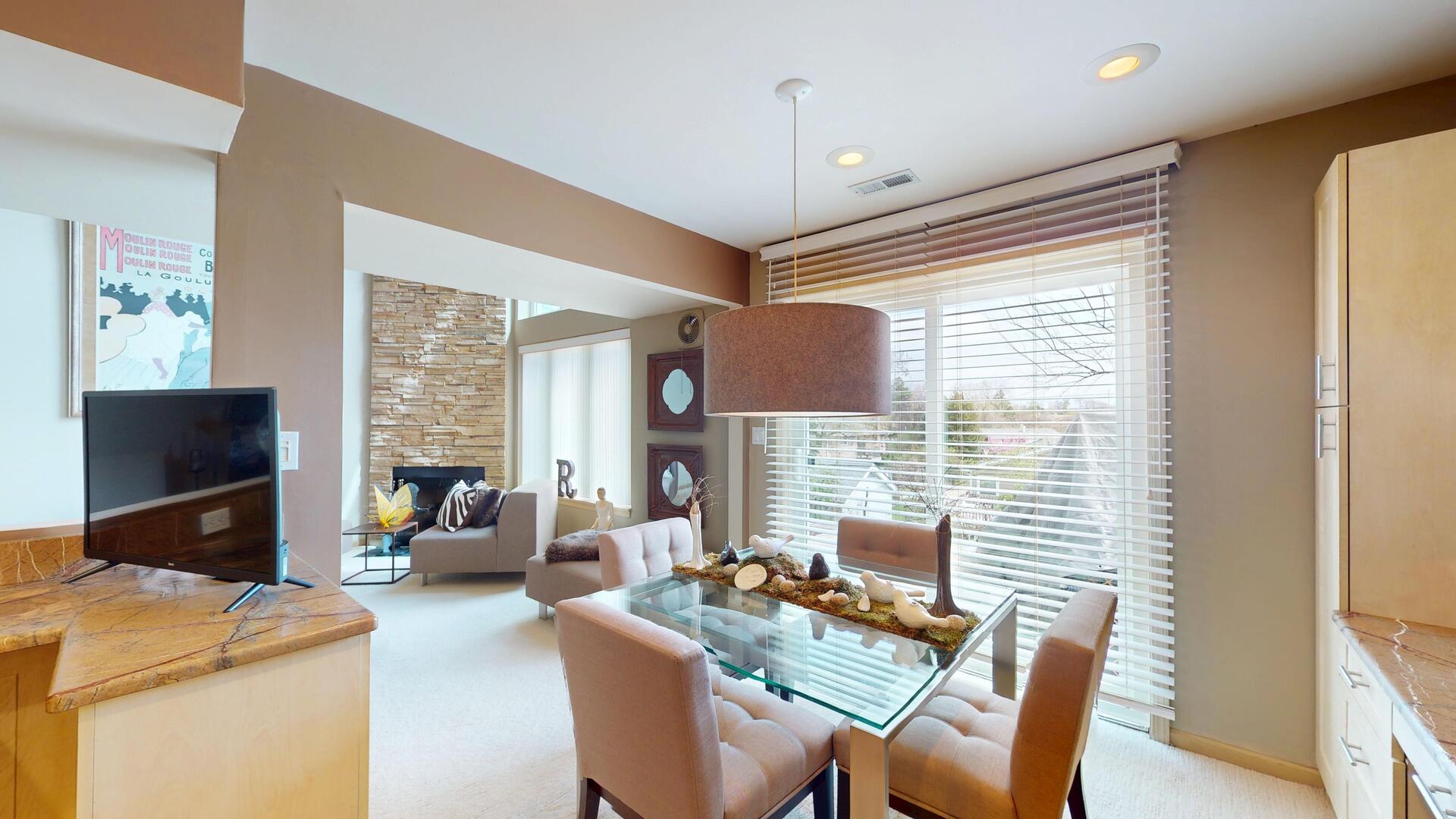 8305 Highpoint Circle #F, Darien, IL 60561