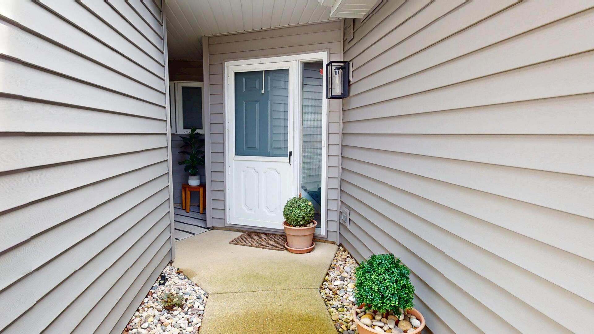 8305 Highpoint Circle #F, Darien, IL 60561