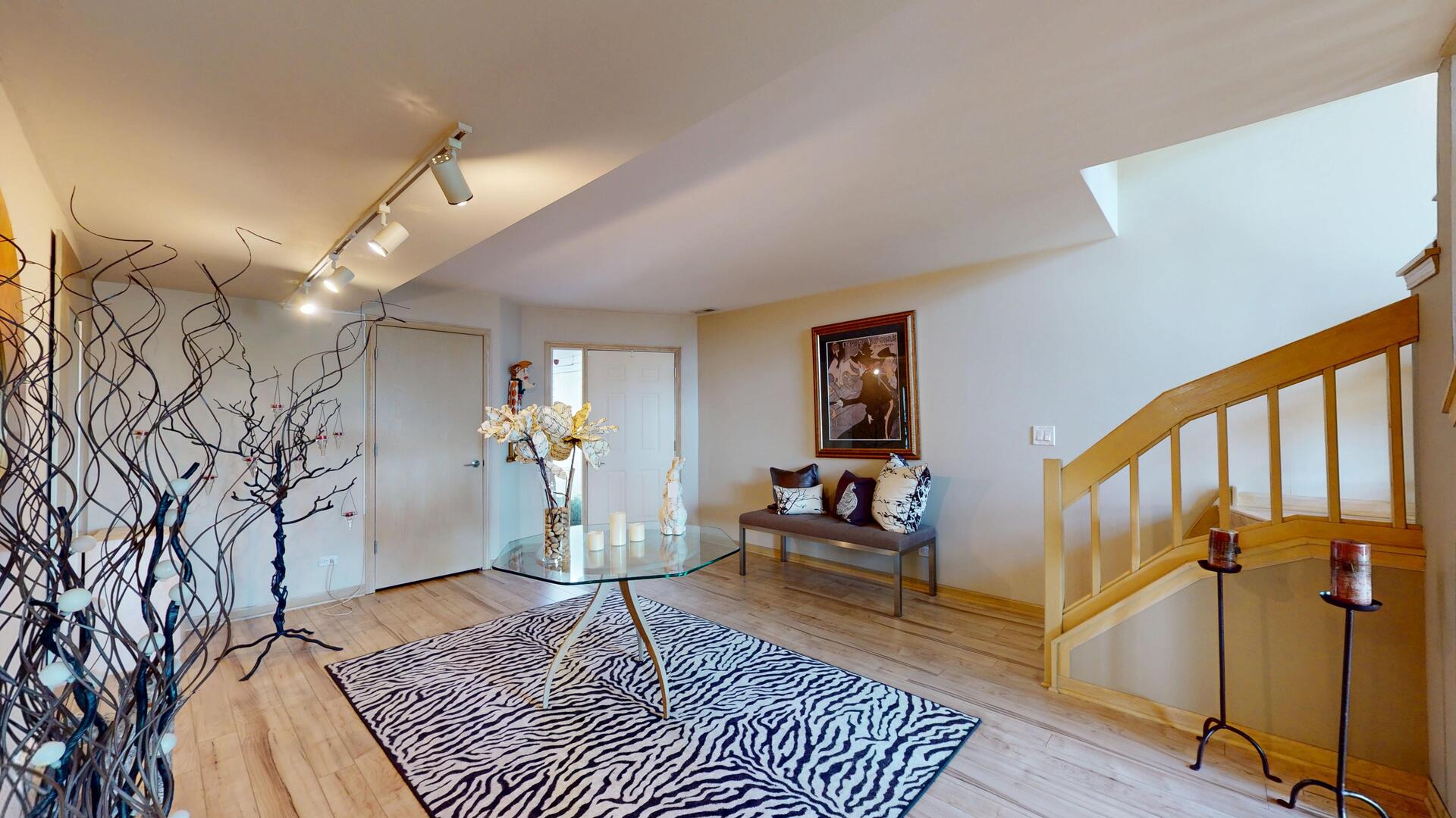 8305 Highpoint Circle #F, Darien, IL 60561