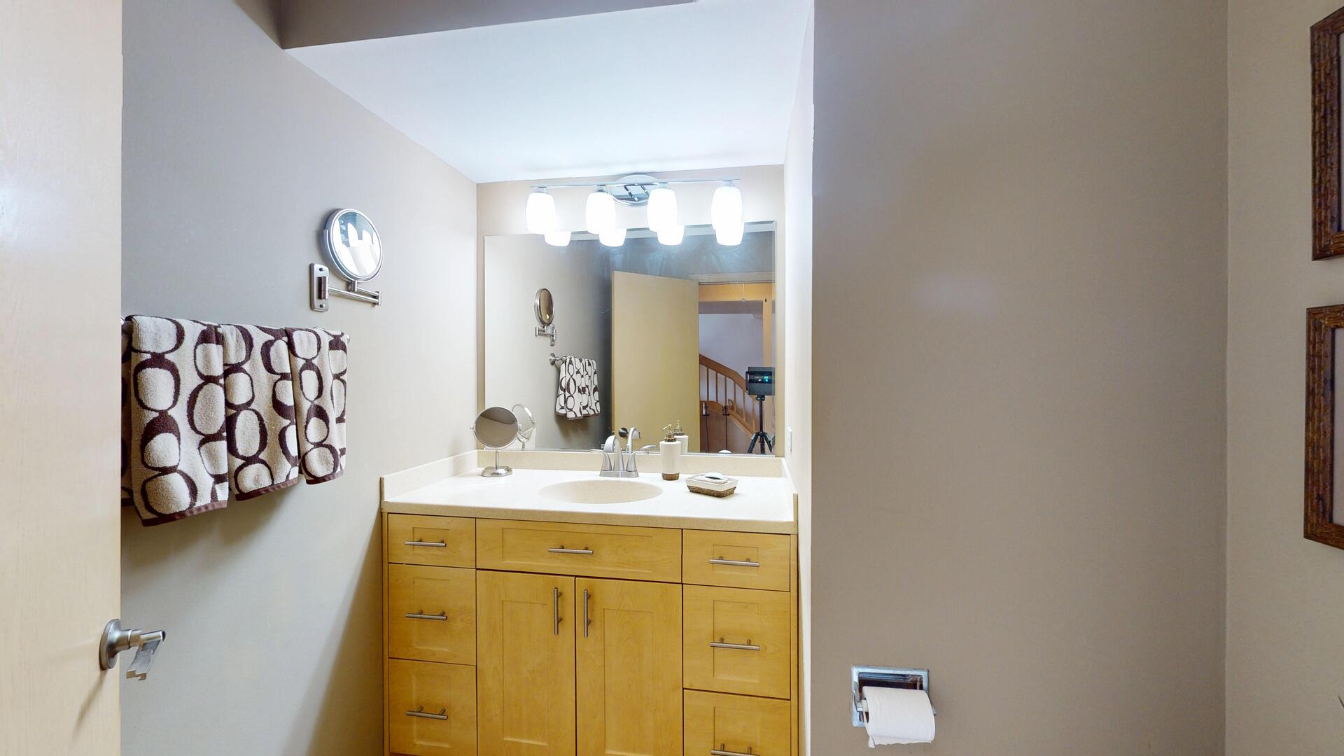 8305 Highpoint Circle #F, Darien, IL 60561