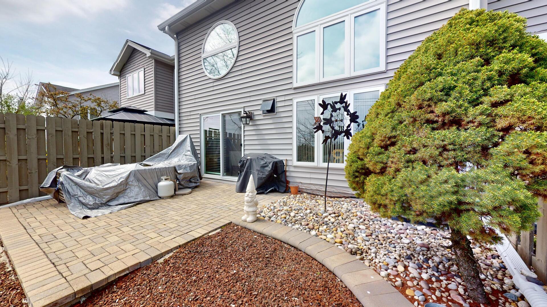 8305 Highpoint Circle #F, Darien, IL 60561