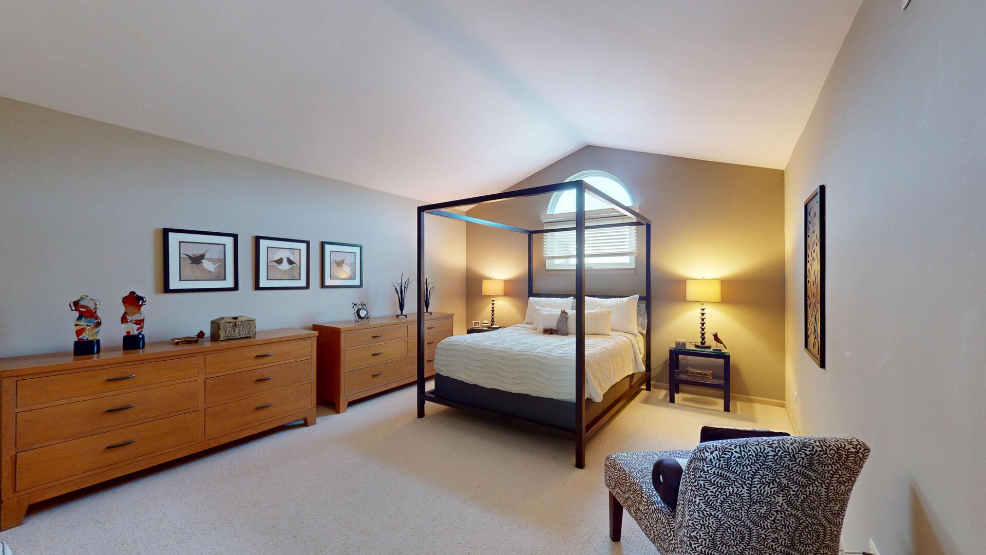 8305 Highpoint Circle #F, Darien, IL 60561