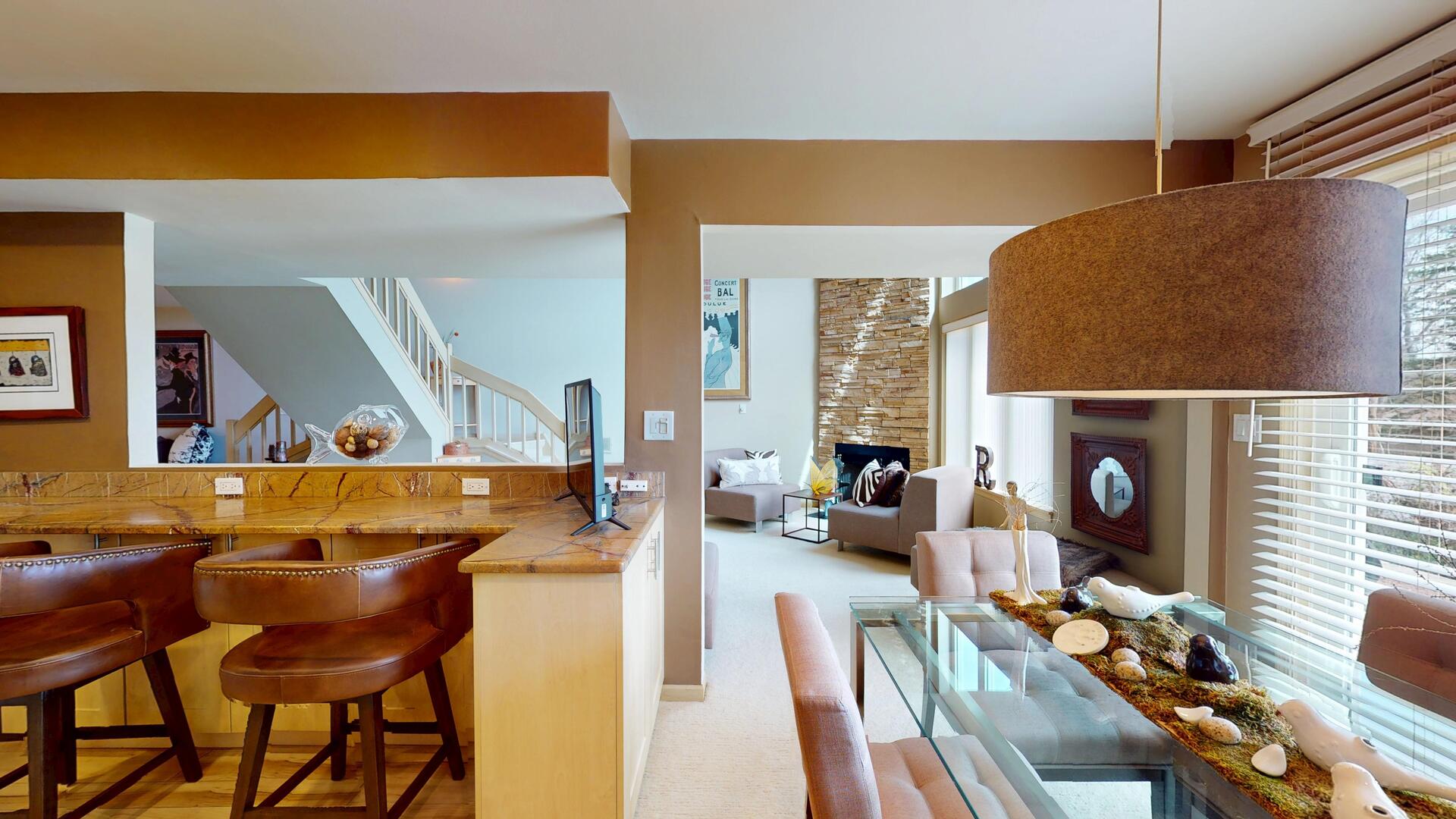 8305 Highpoint Circle #F, Darien, IL 60561