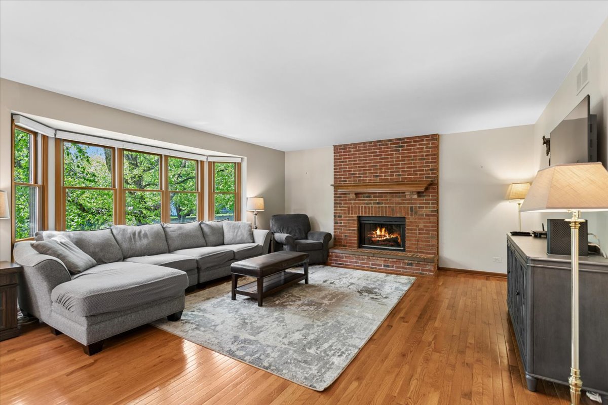 2228 Snapdragon Road, Naperville, IL 60564