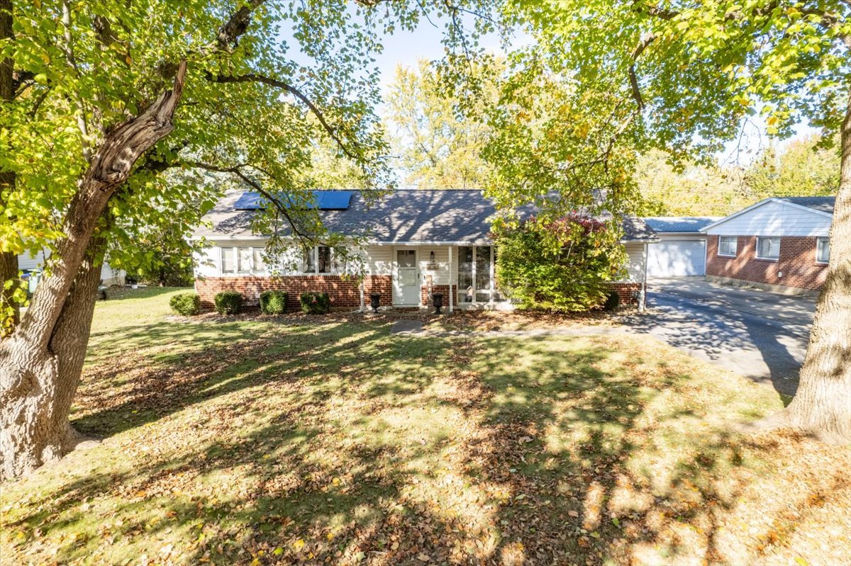 310 Rowe Drive, Bloomington, IL 61701