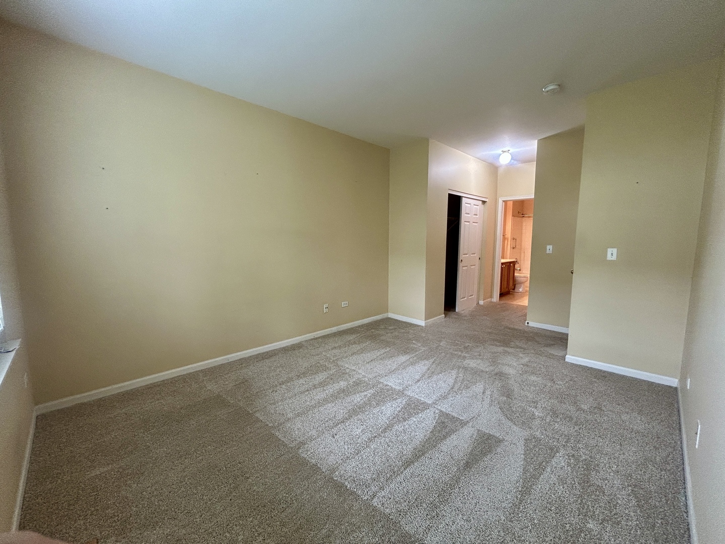 3165 Falling Waters Lane #3165, Lindenhurst, IL 60046