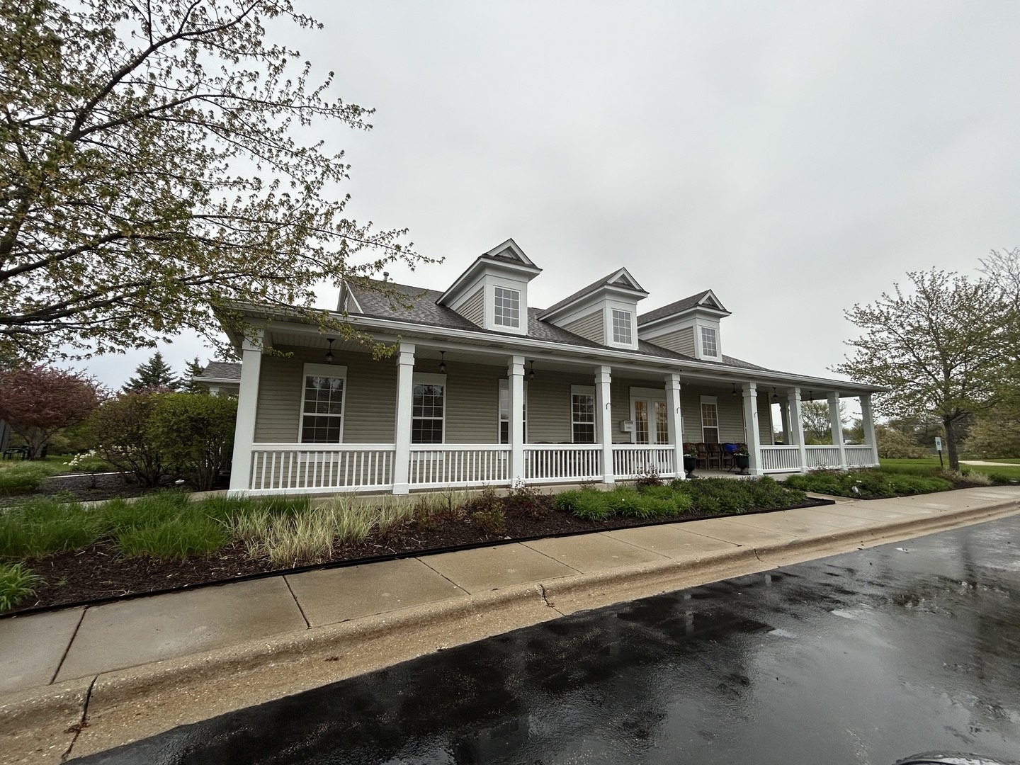 3165 Falling Waters Lane #3165, Lindenhurst, IL 60046
