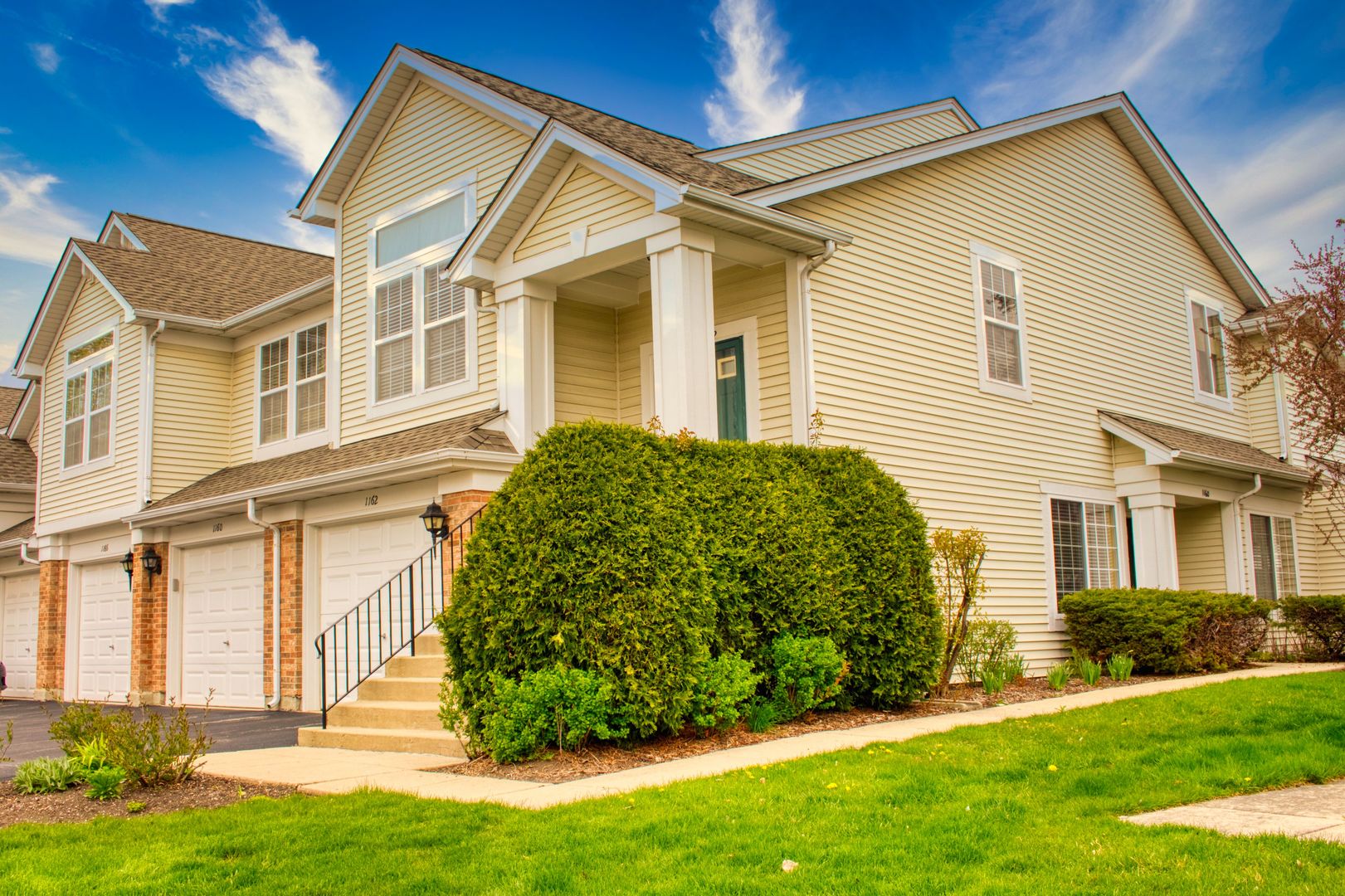 1160 Hawthorne Lane #1160, Elk Grove Village, IL 60007