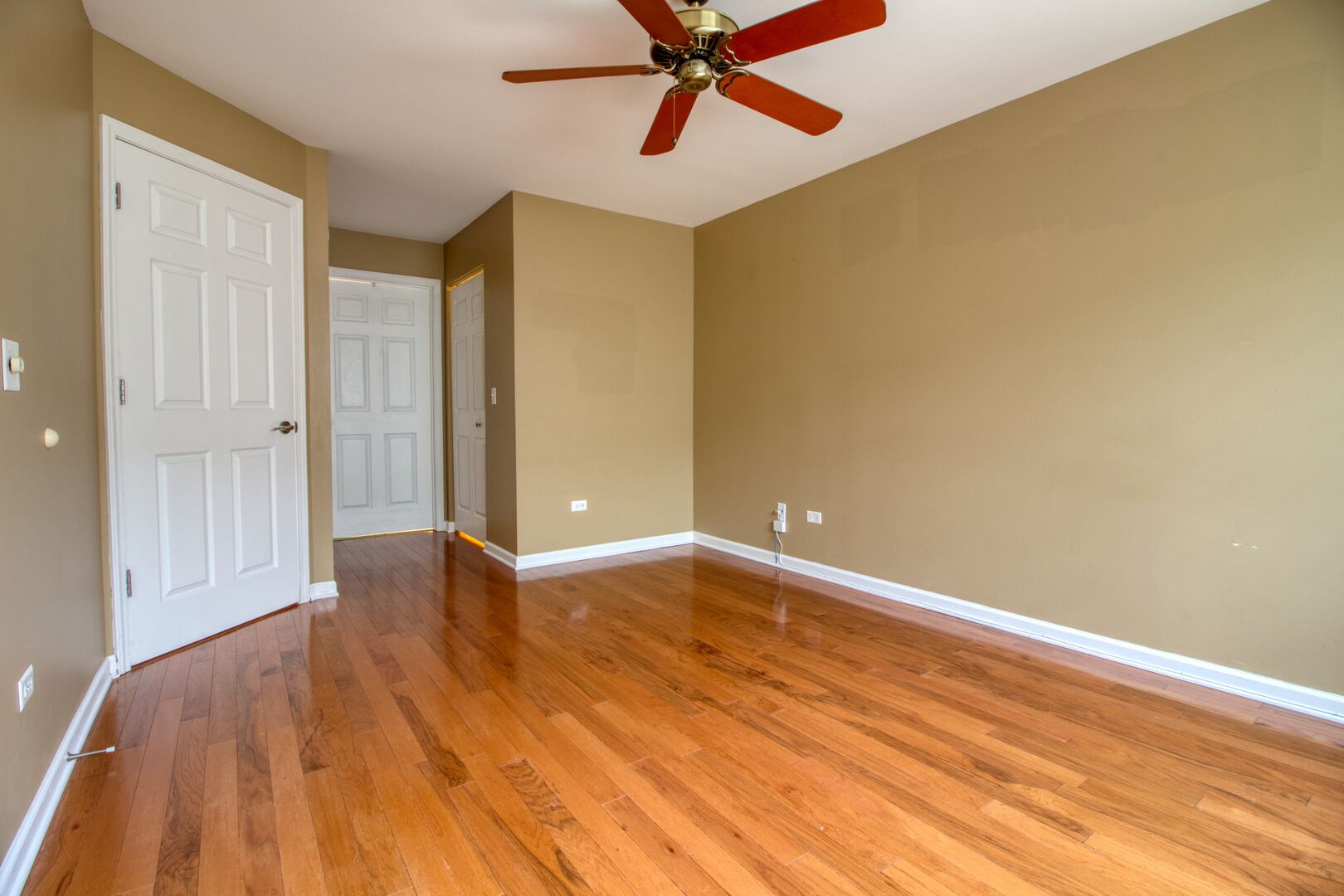 1160 Hawthorne Lane #1160, Elk Grove Village, IL 60007