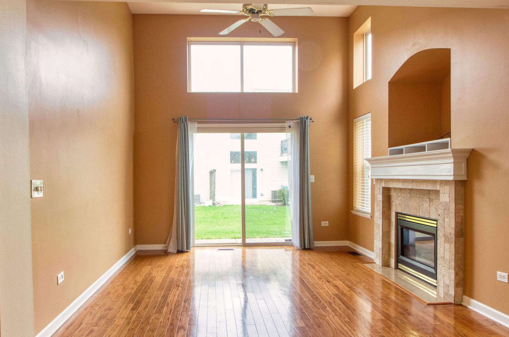 1160 Hawthorne Lane #1160, Elk Grove Village, IL 60007