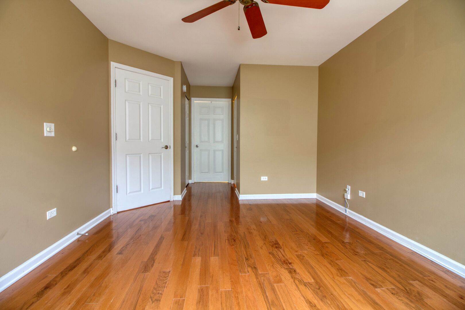 1160 Hawthorne Lane #1160, Elk Grove Village, IL 60007