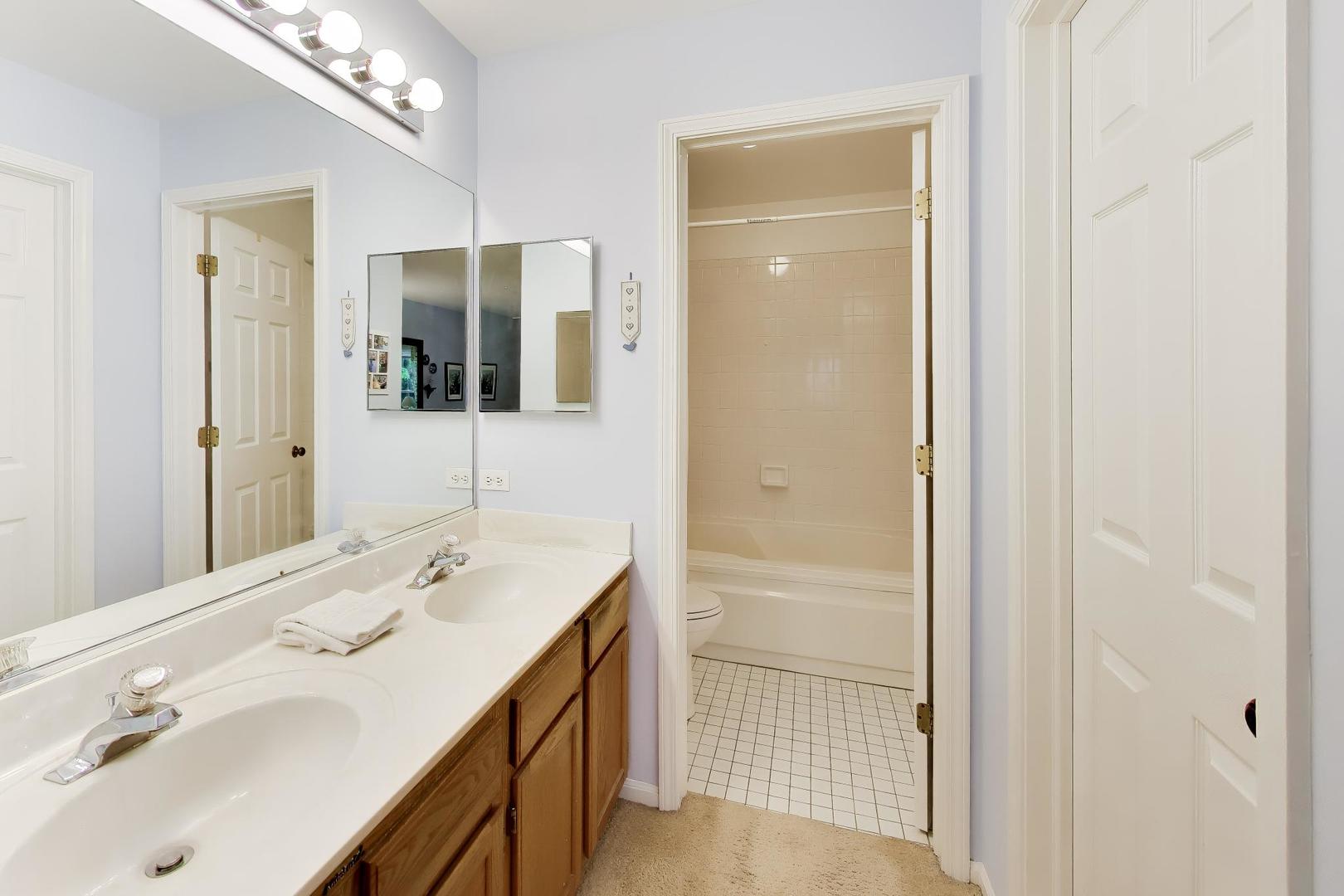 2529 Live Oak Lane, Buffalo Grove, IL 60089