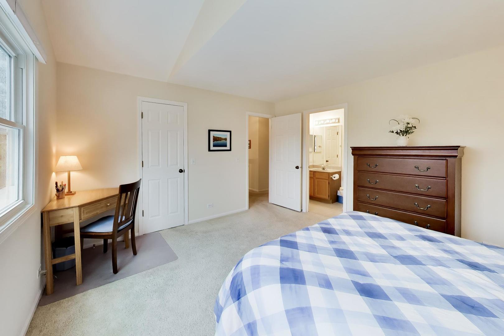 2529 Live Oak Lane, Buffalo Grove, IL 60089