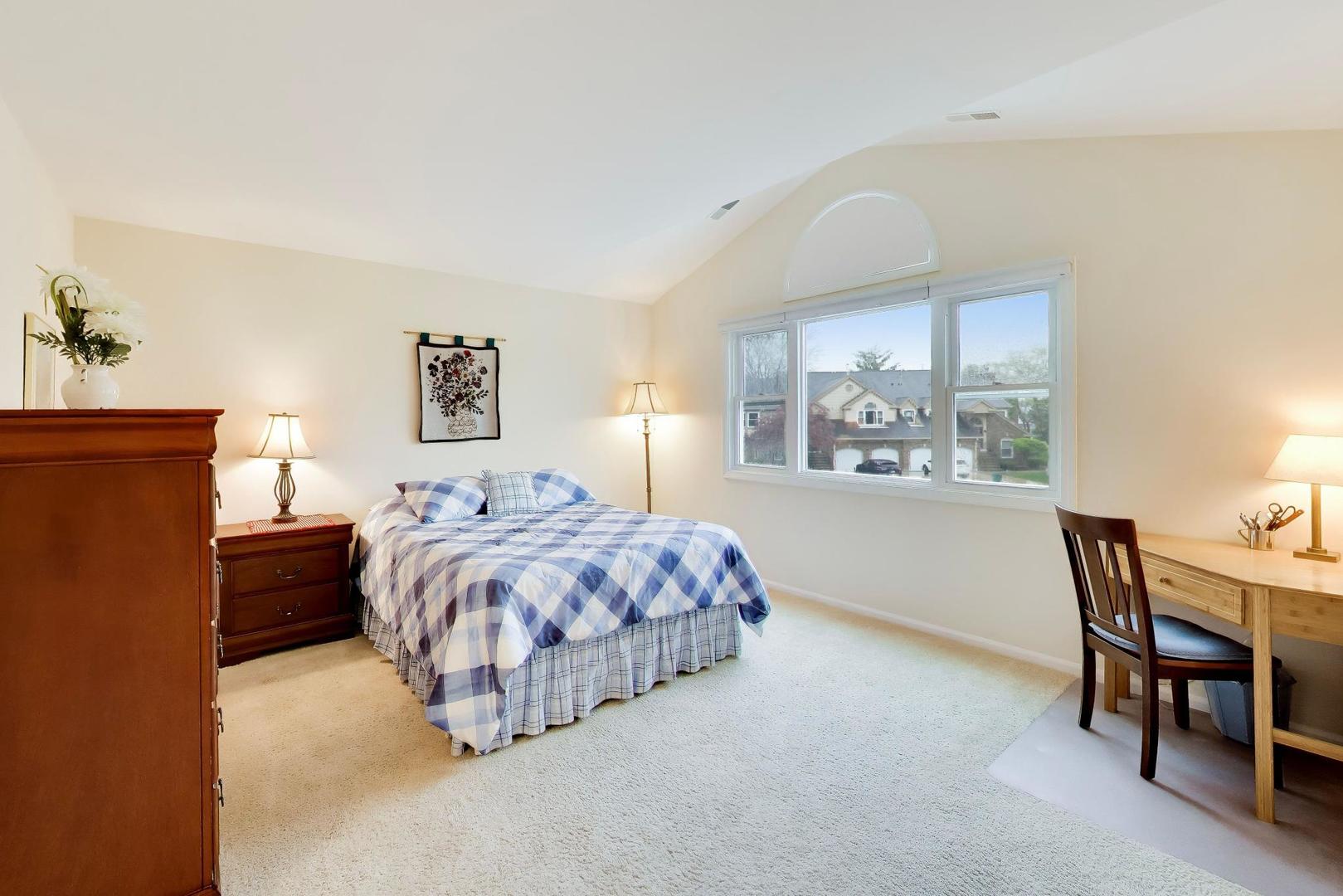 2529 Live Oak Lane, Buffalo Grove, IL 60089