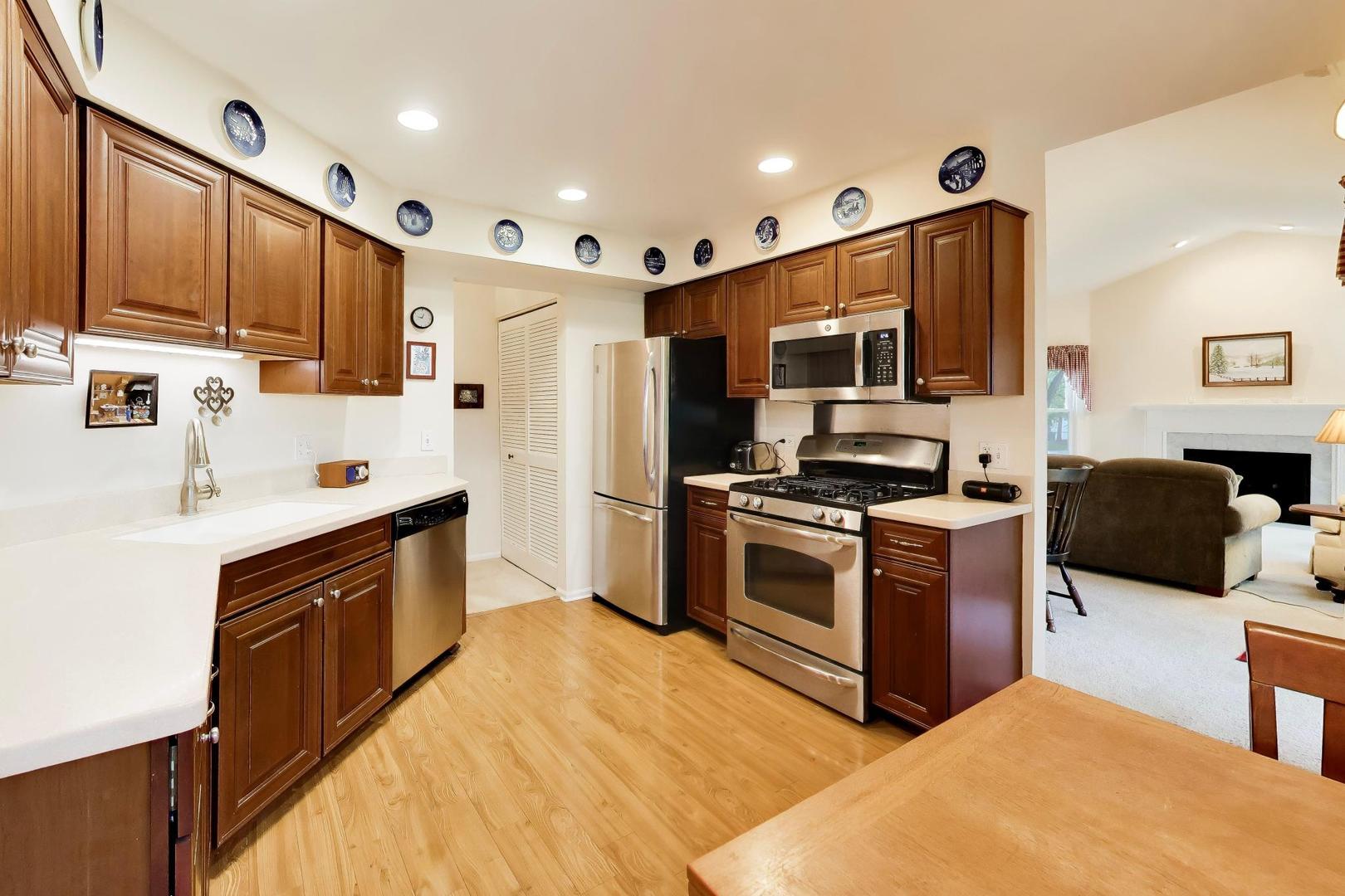 2529 Live Oak Lane, Buffalo Grove, IL 60089