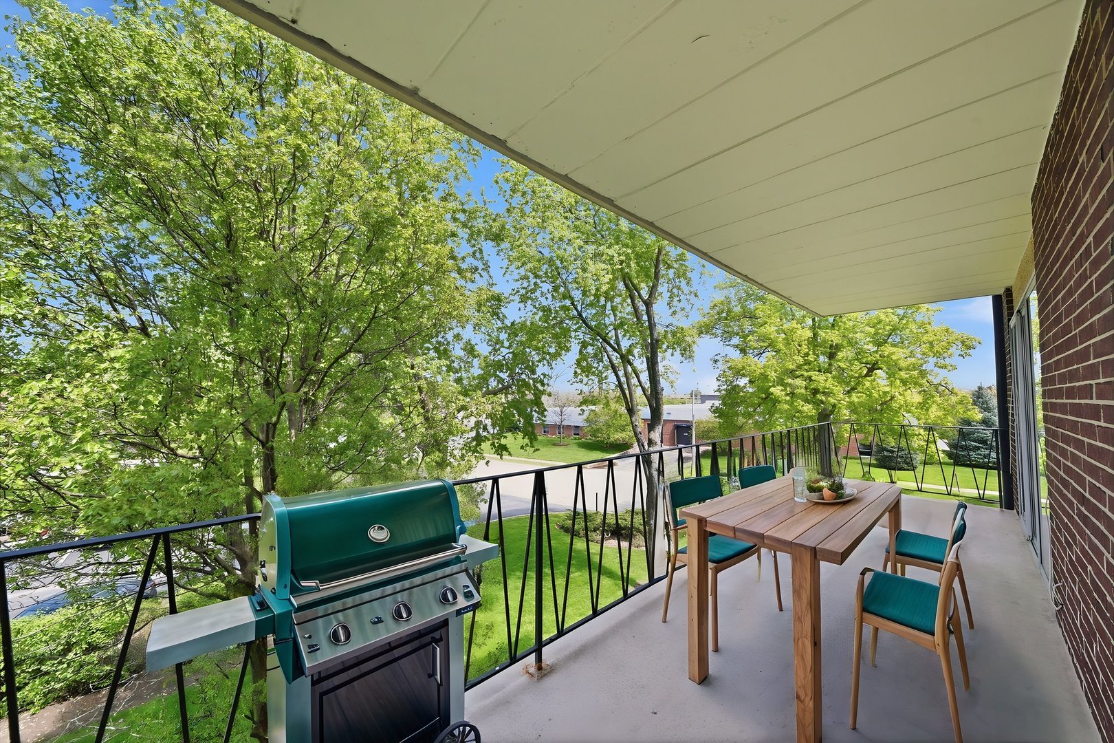 5300 Walnut Avenue #23C, Downers Grove, IL 60515