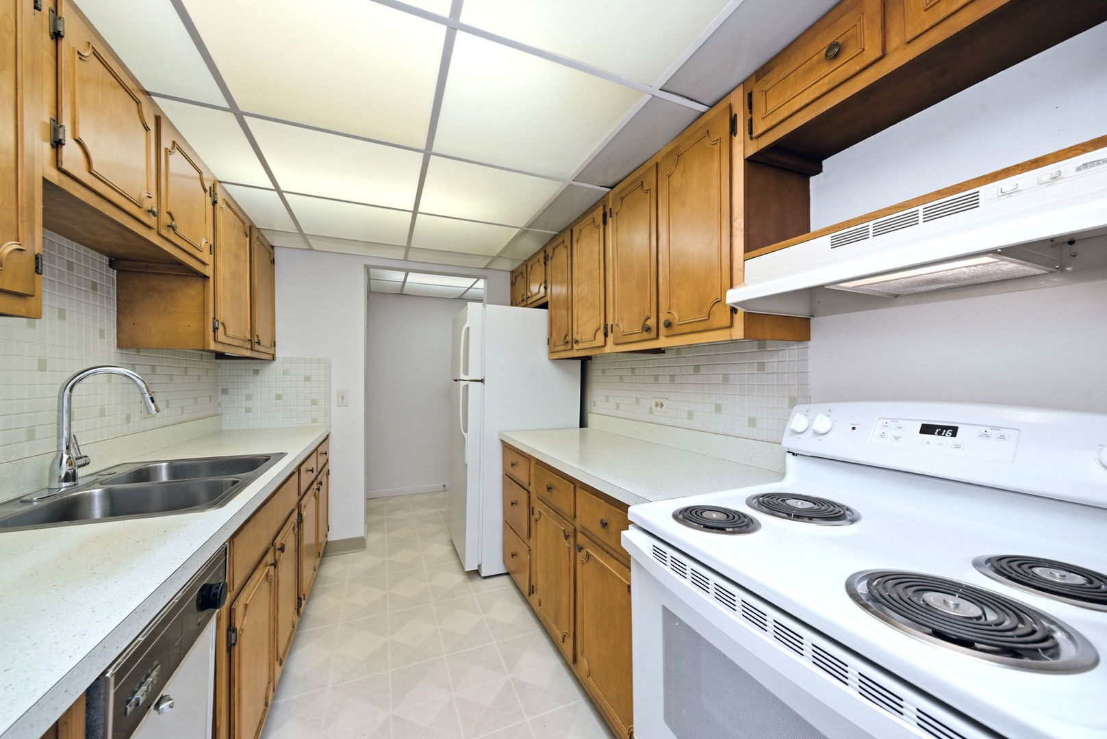 5300 Walnut Avenue #23C, Downers Grove, IL 60515