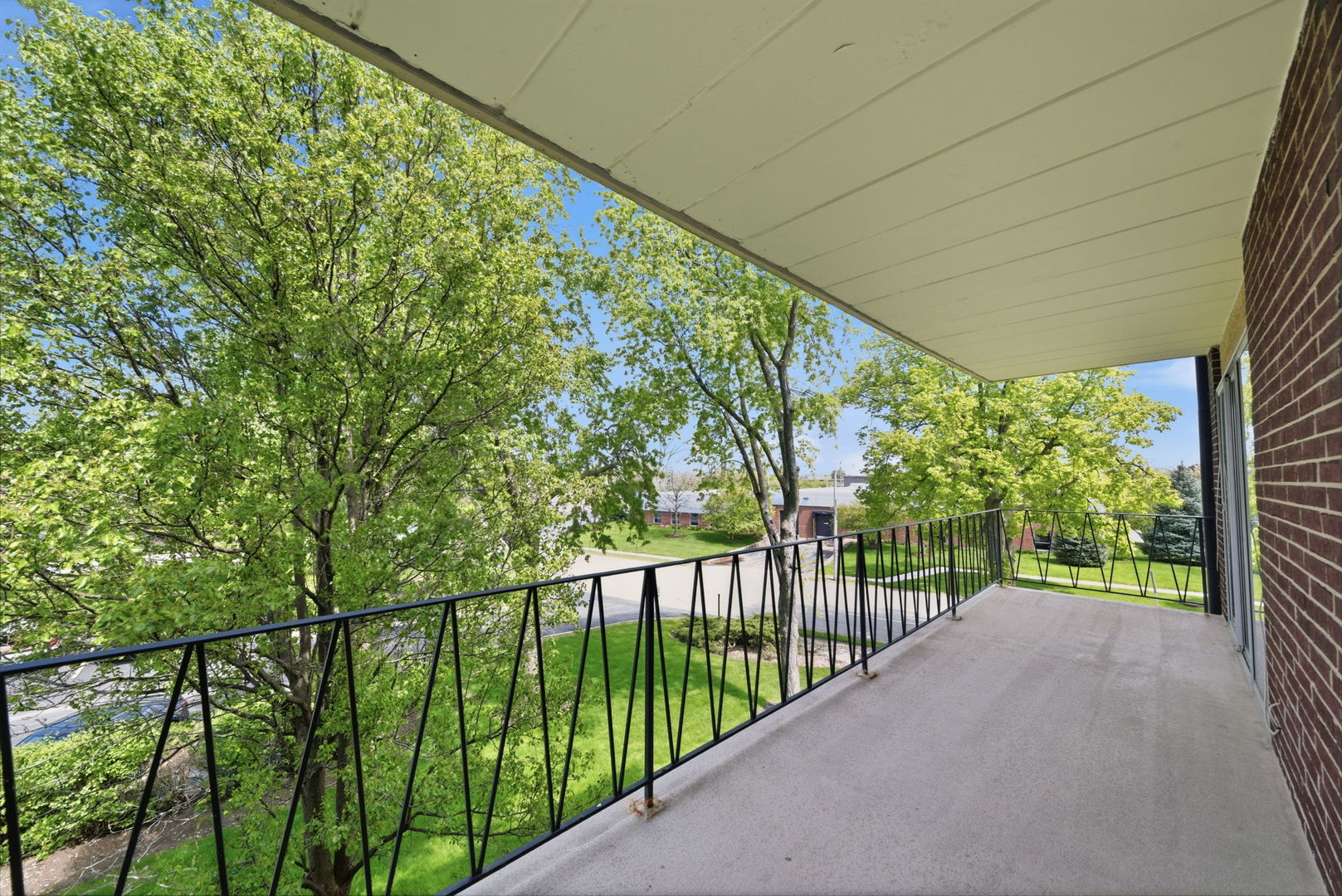 5300 Walnut Avenue #23C, Downers Grove, IL 60515