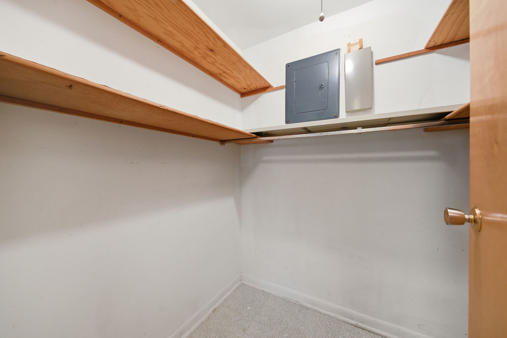 5300 Walnut Avenue #23C, Downers Grove, IL 60515