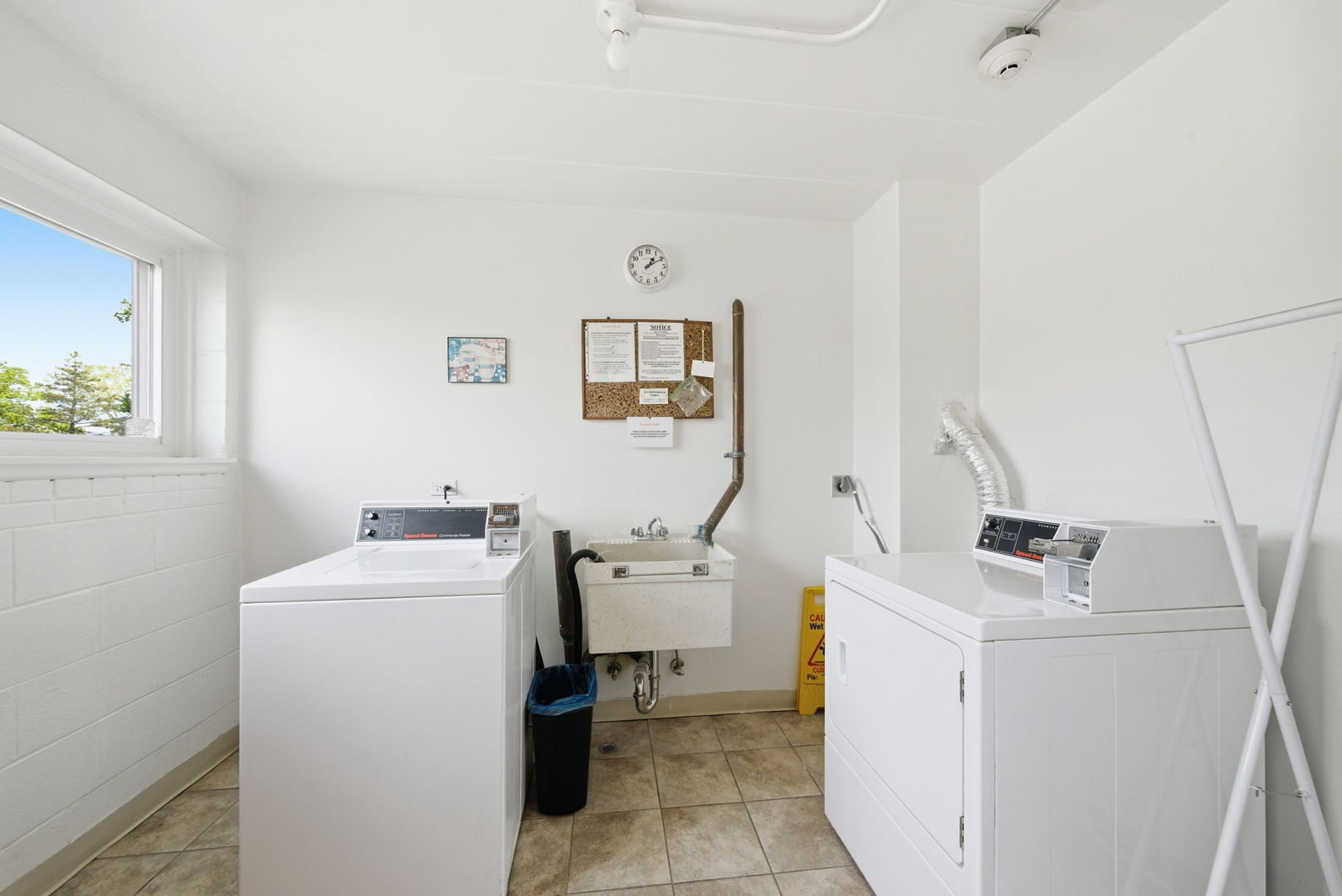 5300 Walnut Avenue #23C, Downers Grove, IL 60515