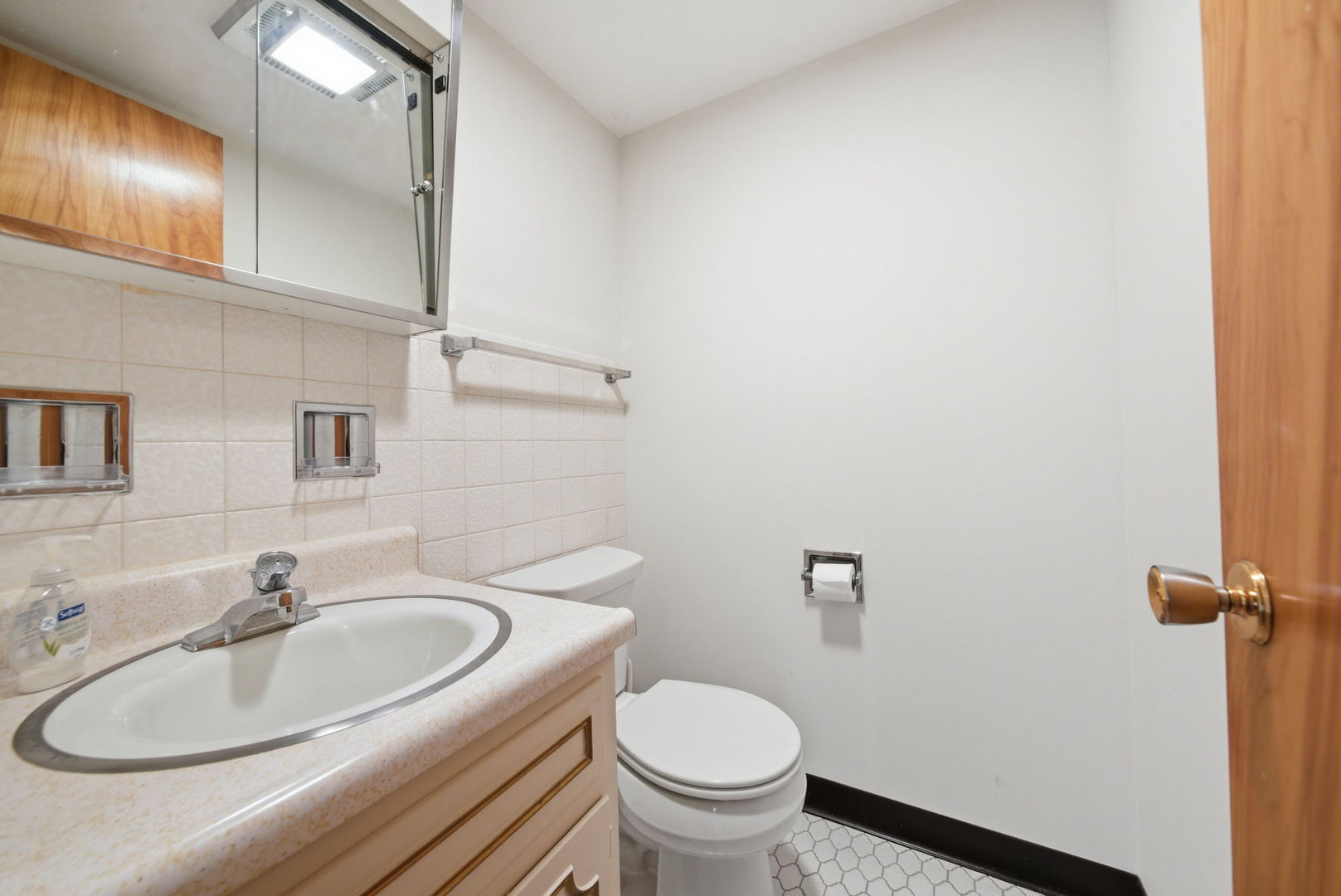 5300 Walnut Avenue #23C, Downers Grove, IL 60515