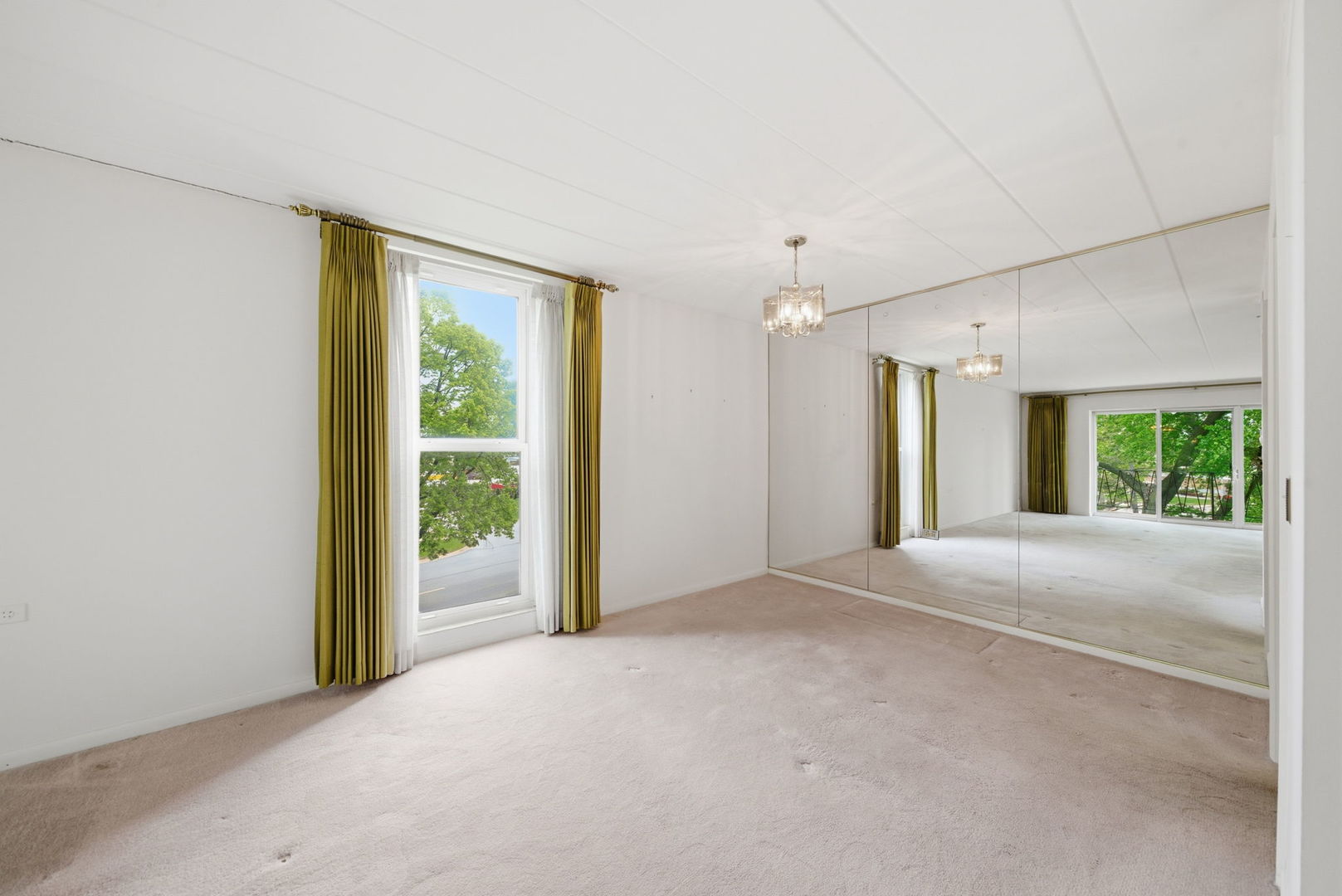 5300 Walnut Avenue #23C, Downers Grove, IL 60515