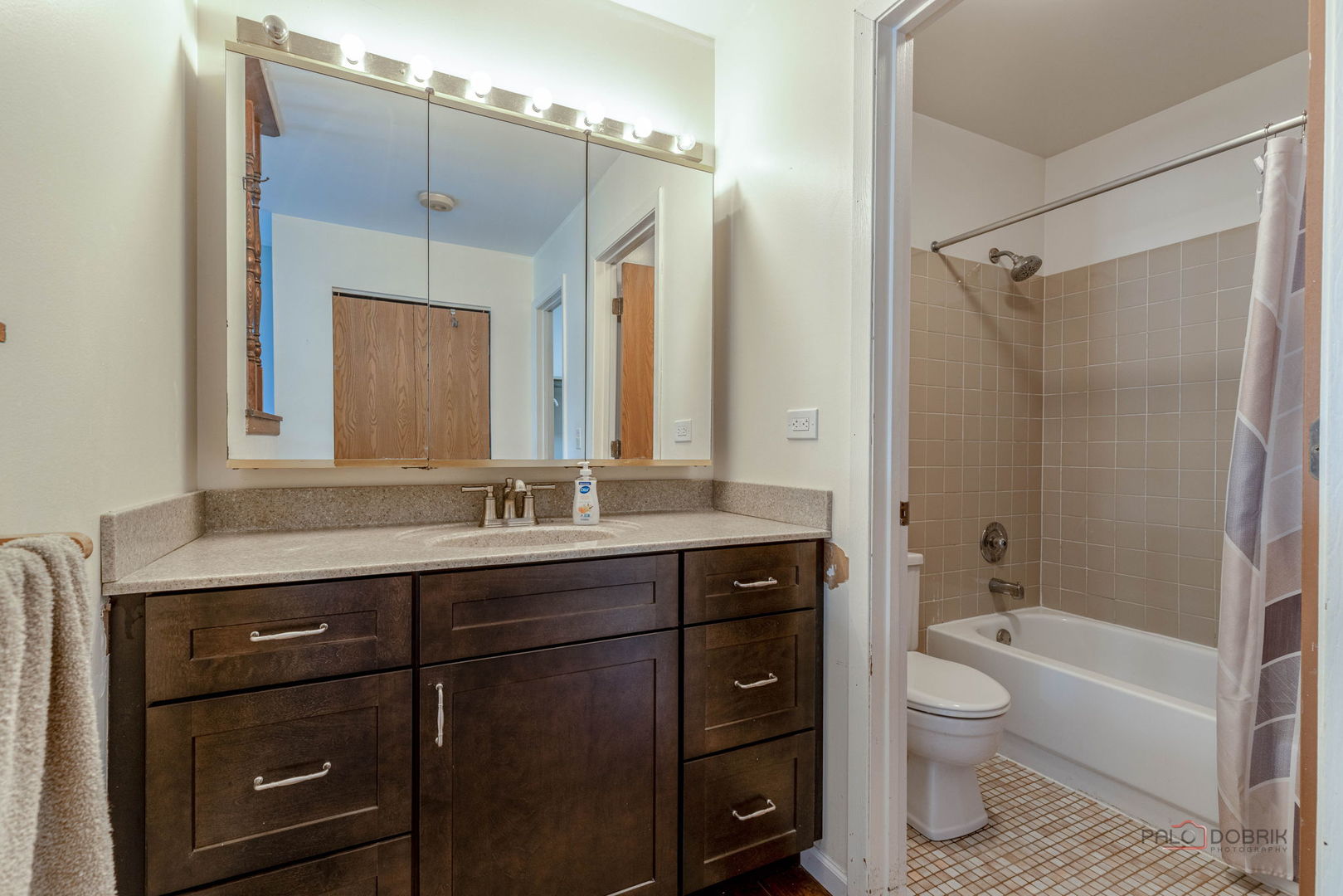 47 Bosworth Drive, Glendale Heights, IL 60139