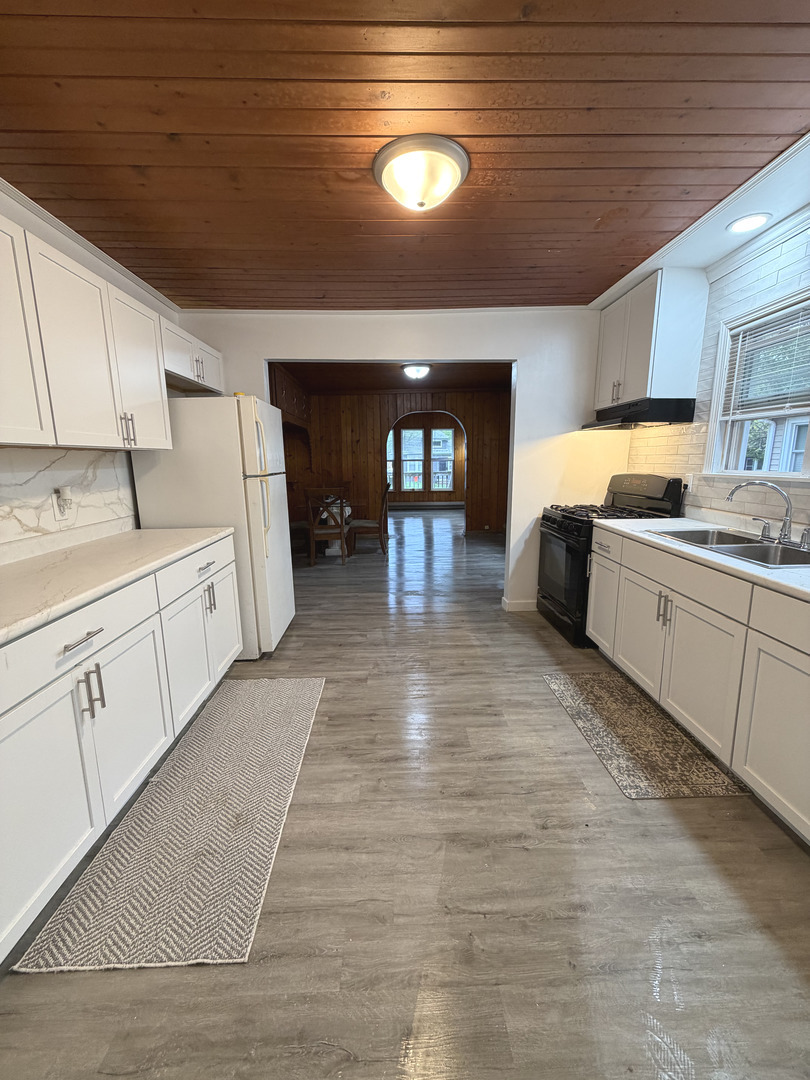 120 peale Street, Joliet, IL 60433