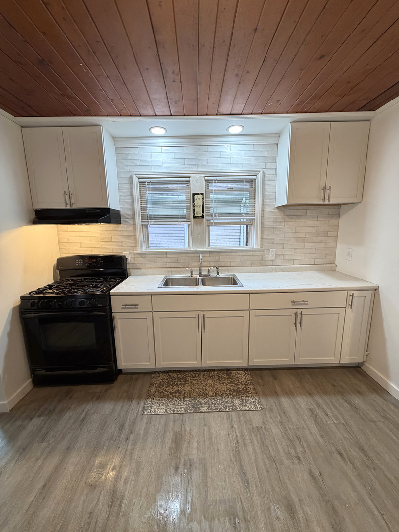 120 peale Street, Joliet, IL 60433