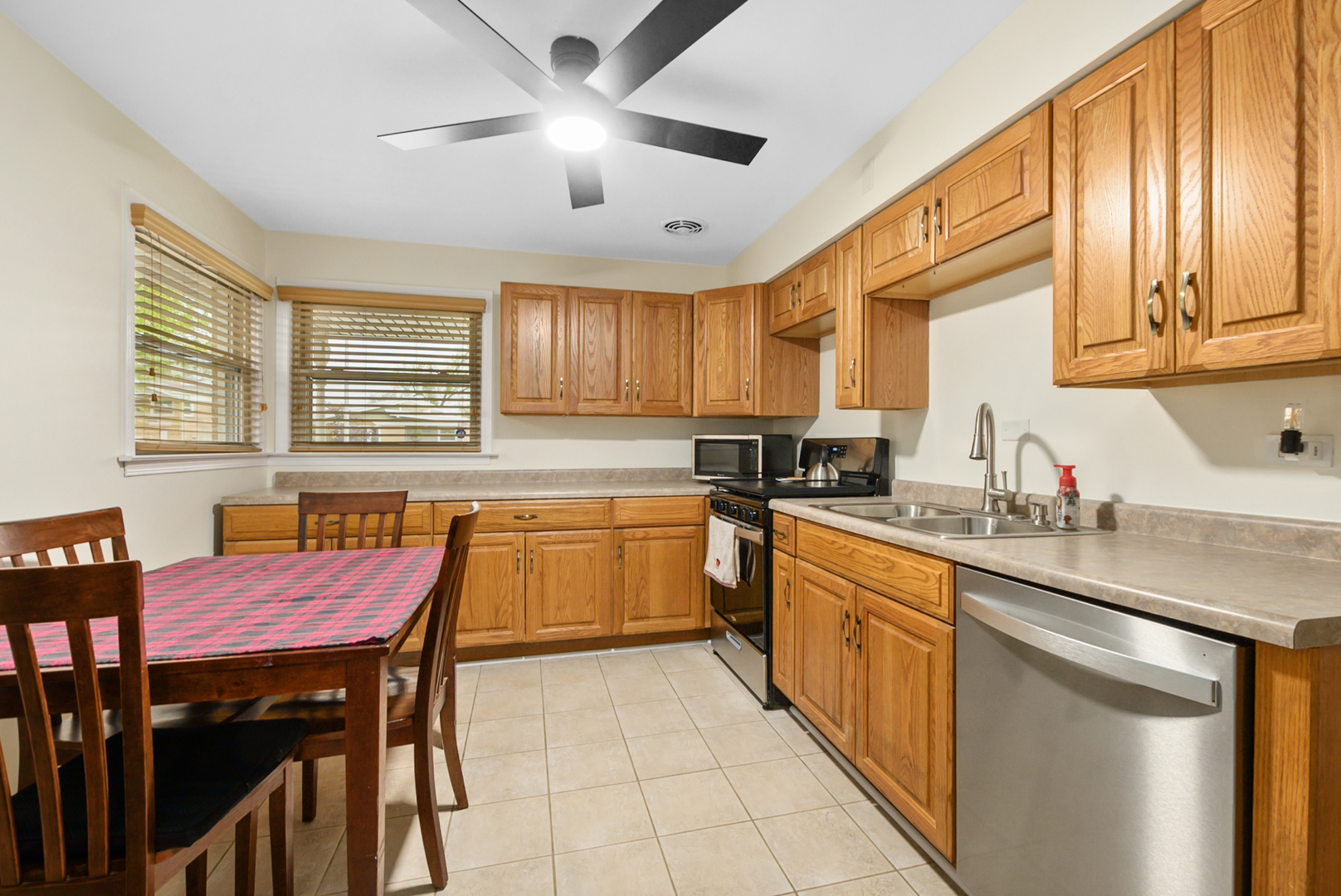 12337 S Loveland Street, Alsip, IL 60803