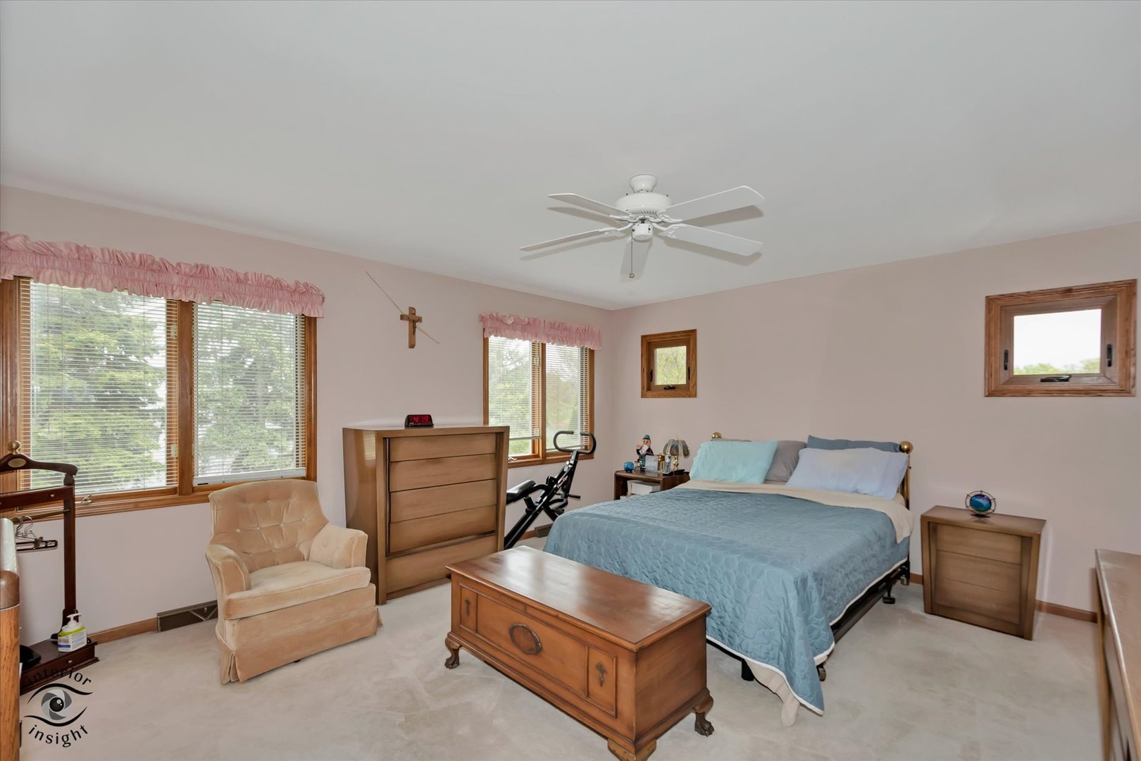 233 Goldenwood Court, Aurora, IL 60502
