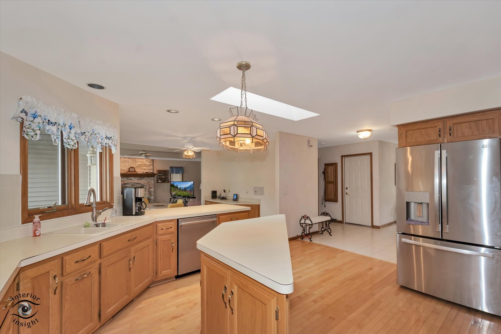 233 Goldenwood Court, Aurora, IL 60502