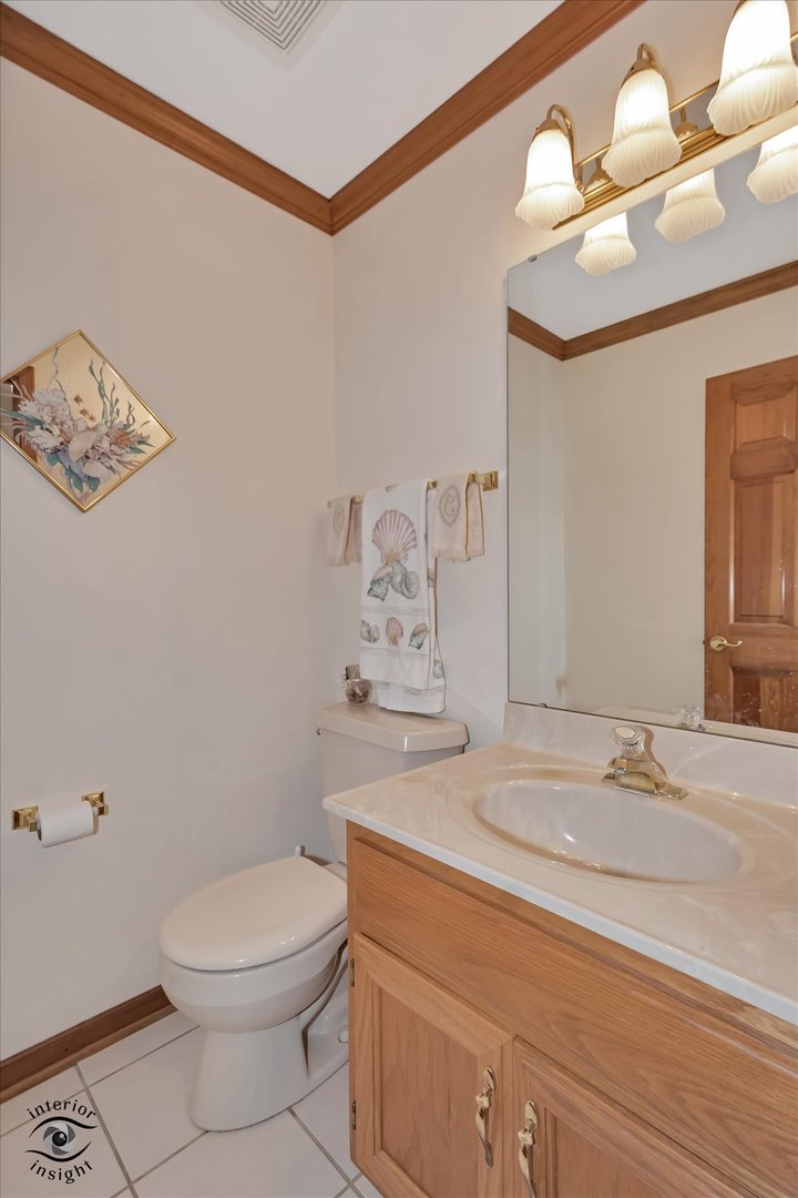 233 Goldenwood Court, Aurora, IL 60502