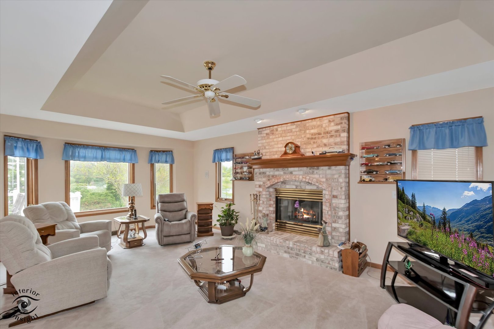 233 Goldenwood Court, Aurora, IL 60502