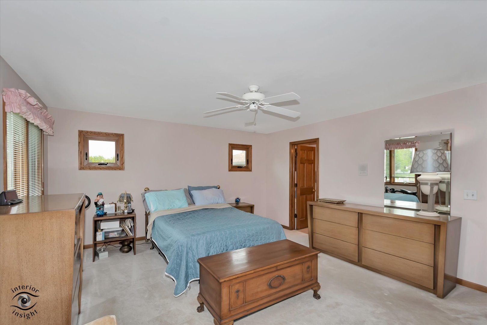 233 Goldenwood Court, Aurora, IL 60502