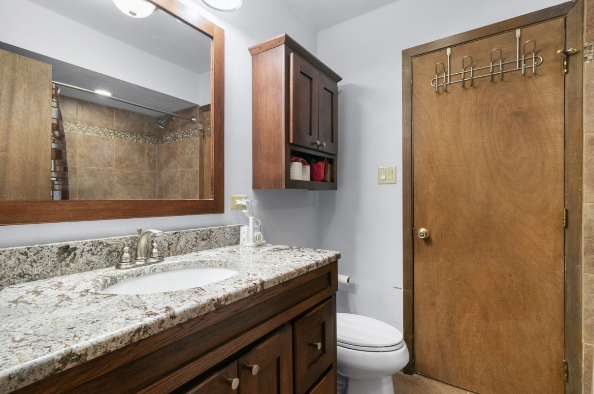 7024 Brementowne Road, Tinley Park, IL 60477